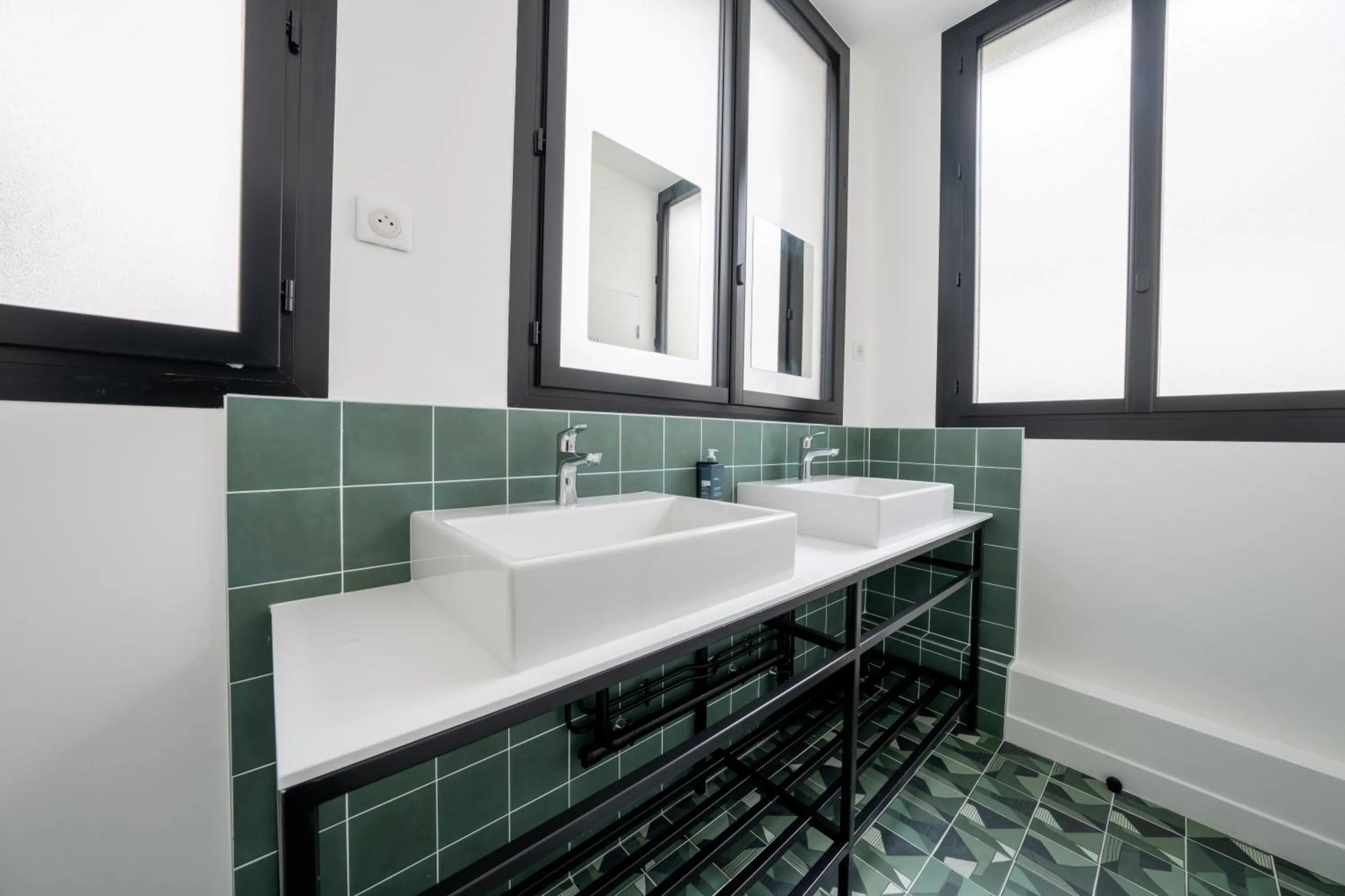 Bathroom in Beau M Paris