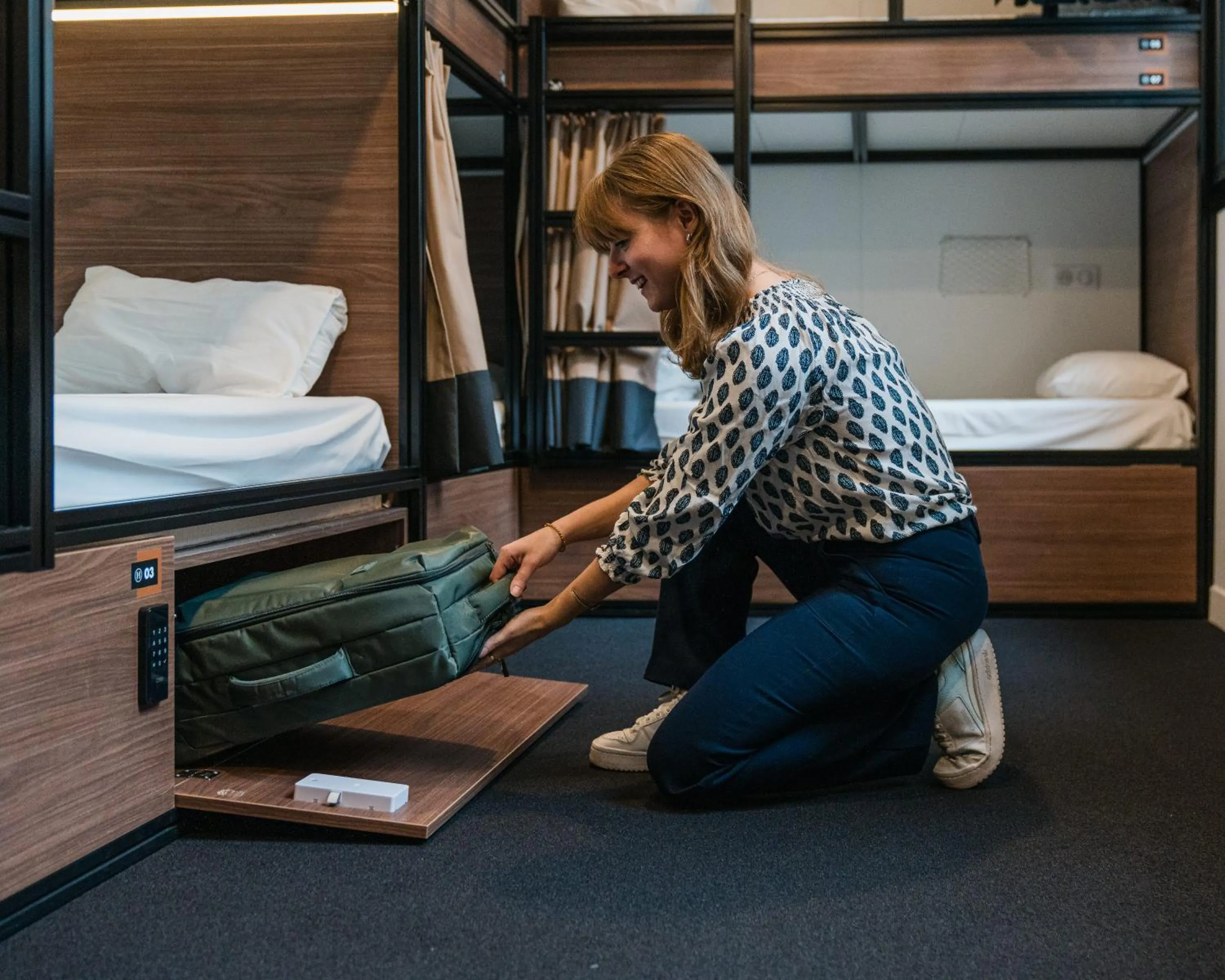 Bedroom, Bed in Beau M Paris