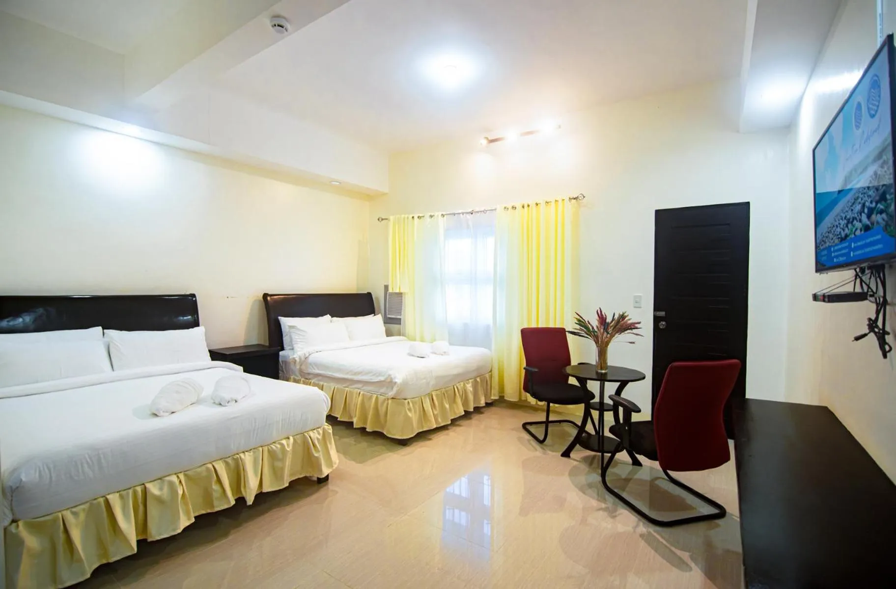 Bed in Boulder-Bay Residences