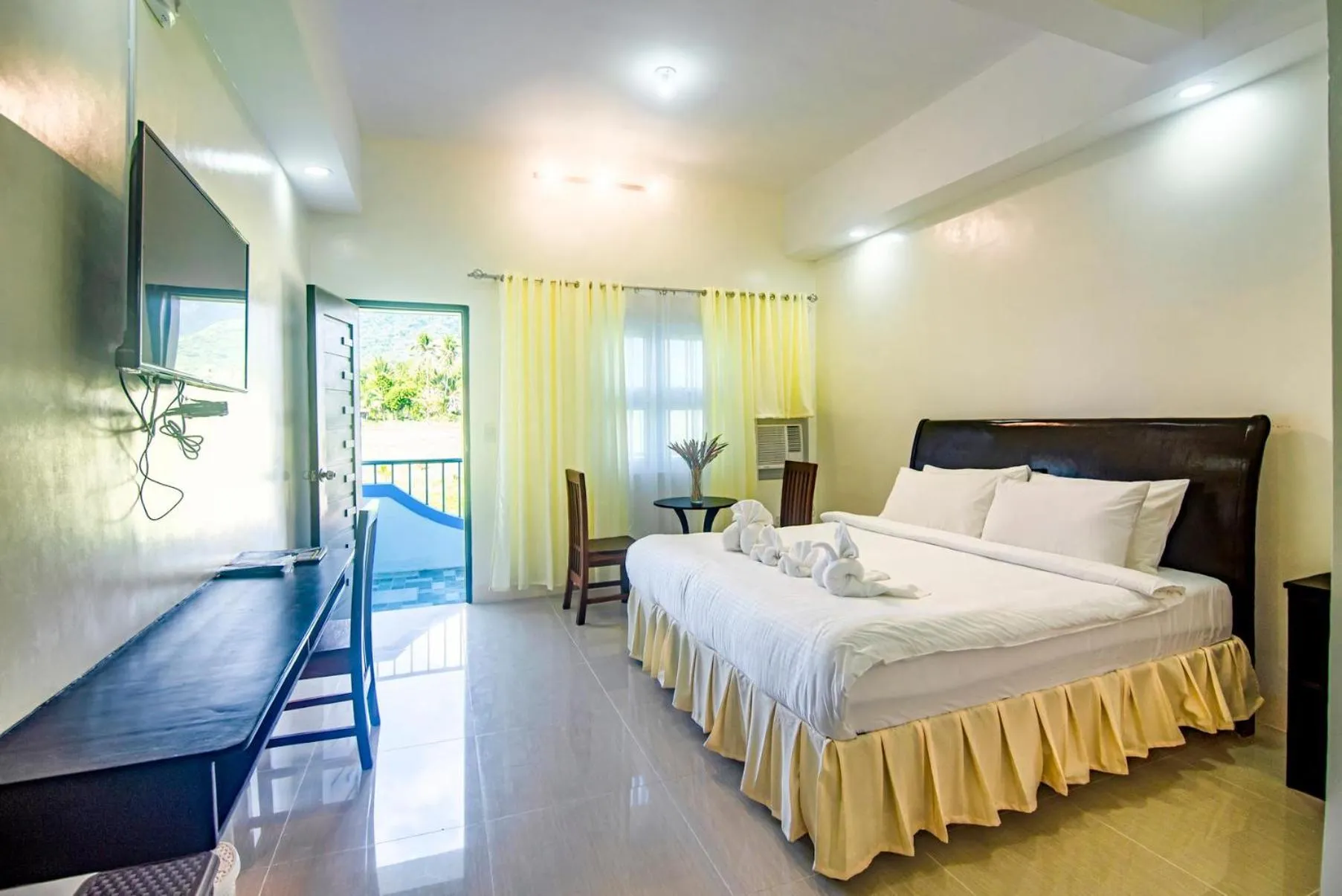 Bedroom, Bed in Boulder-Bay Residences