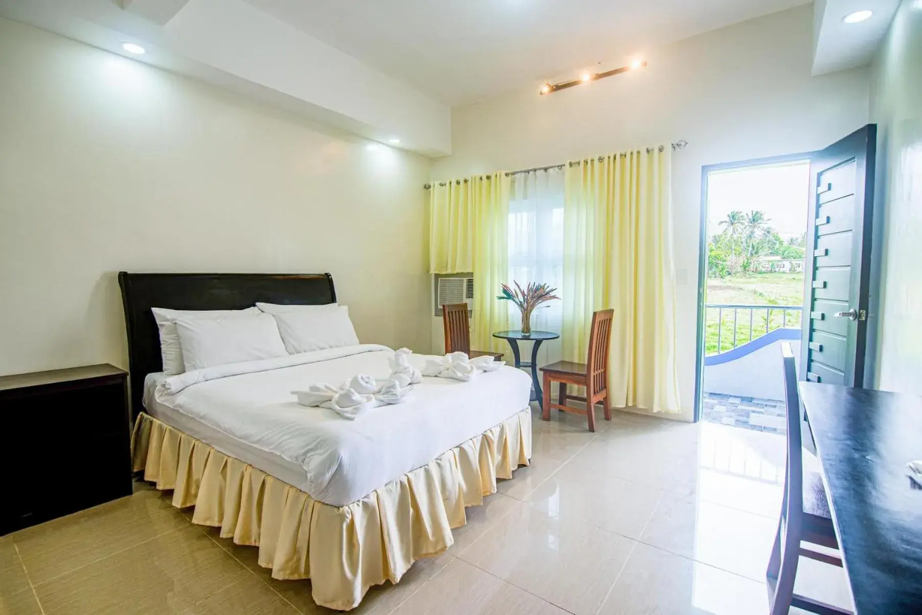 Deluxe Double or Twin Room in Boulder-Bay Residences Deluxe Double or Twin Room in Boulder-Bay Residences