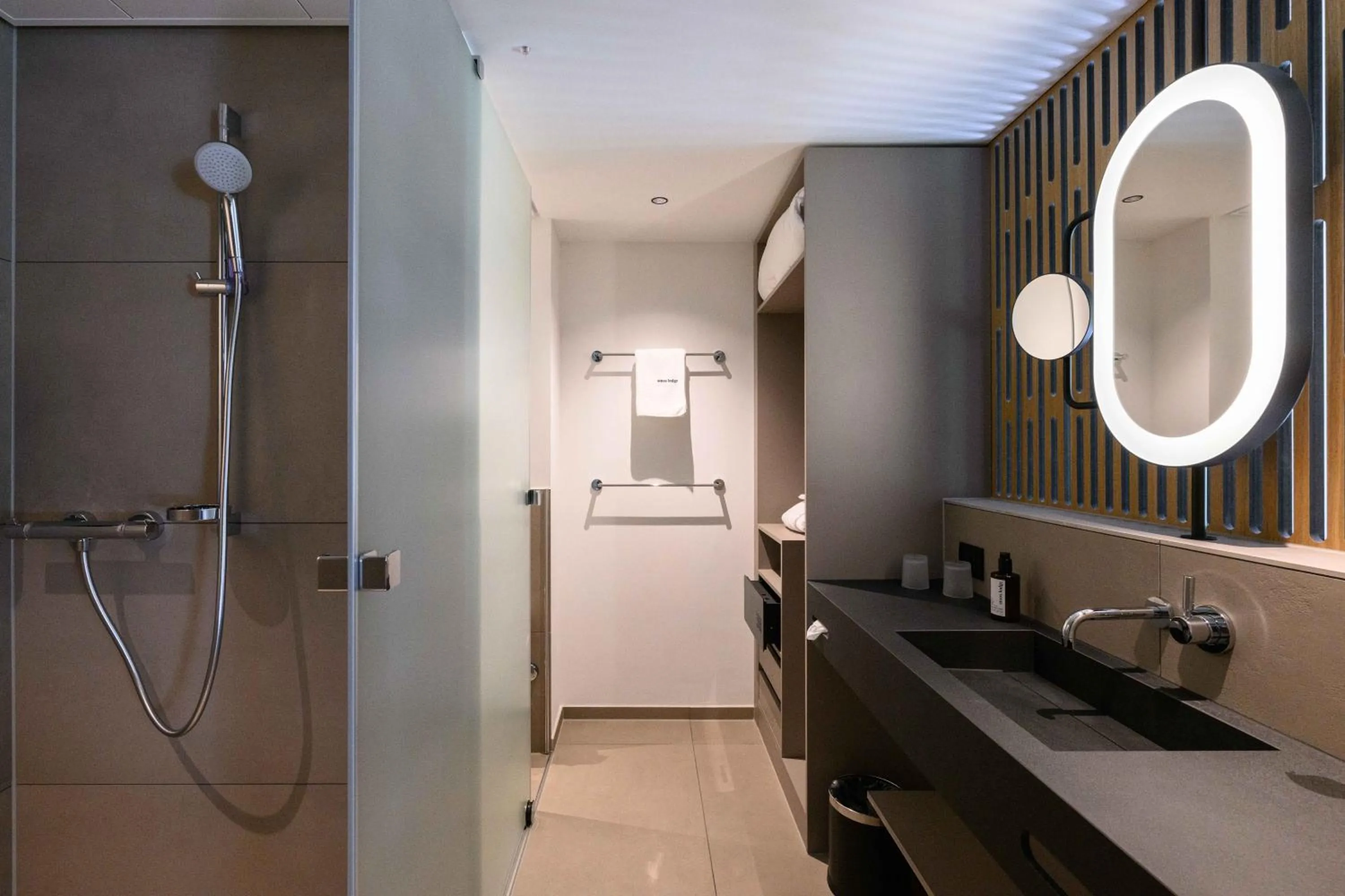 Shower in Stoos Lodge