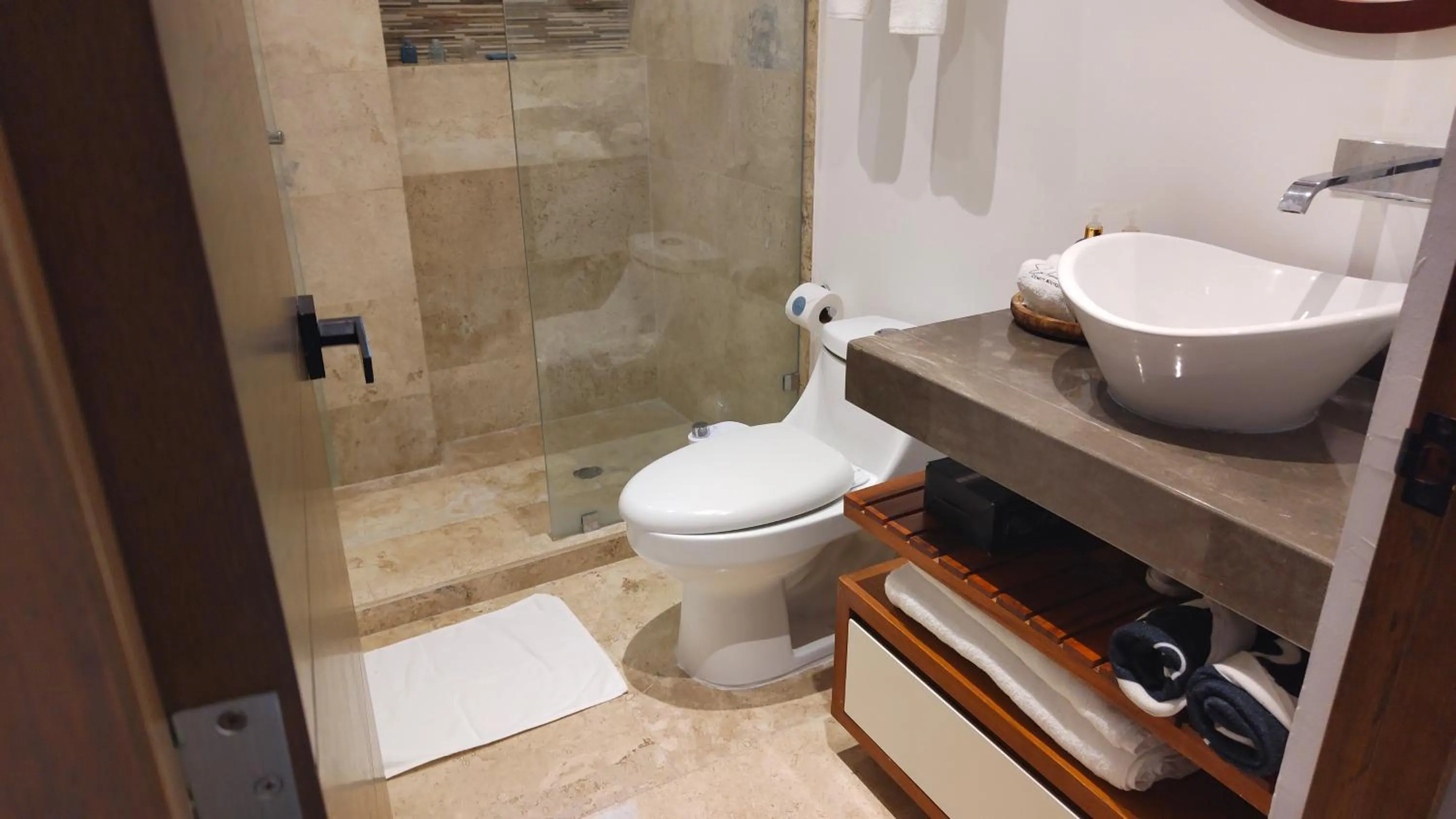 Shower in Emiliano 42 Condos Boutique