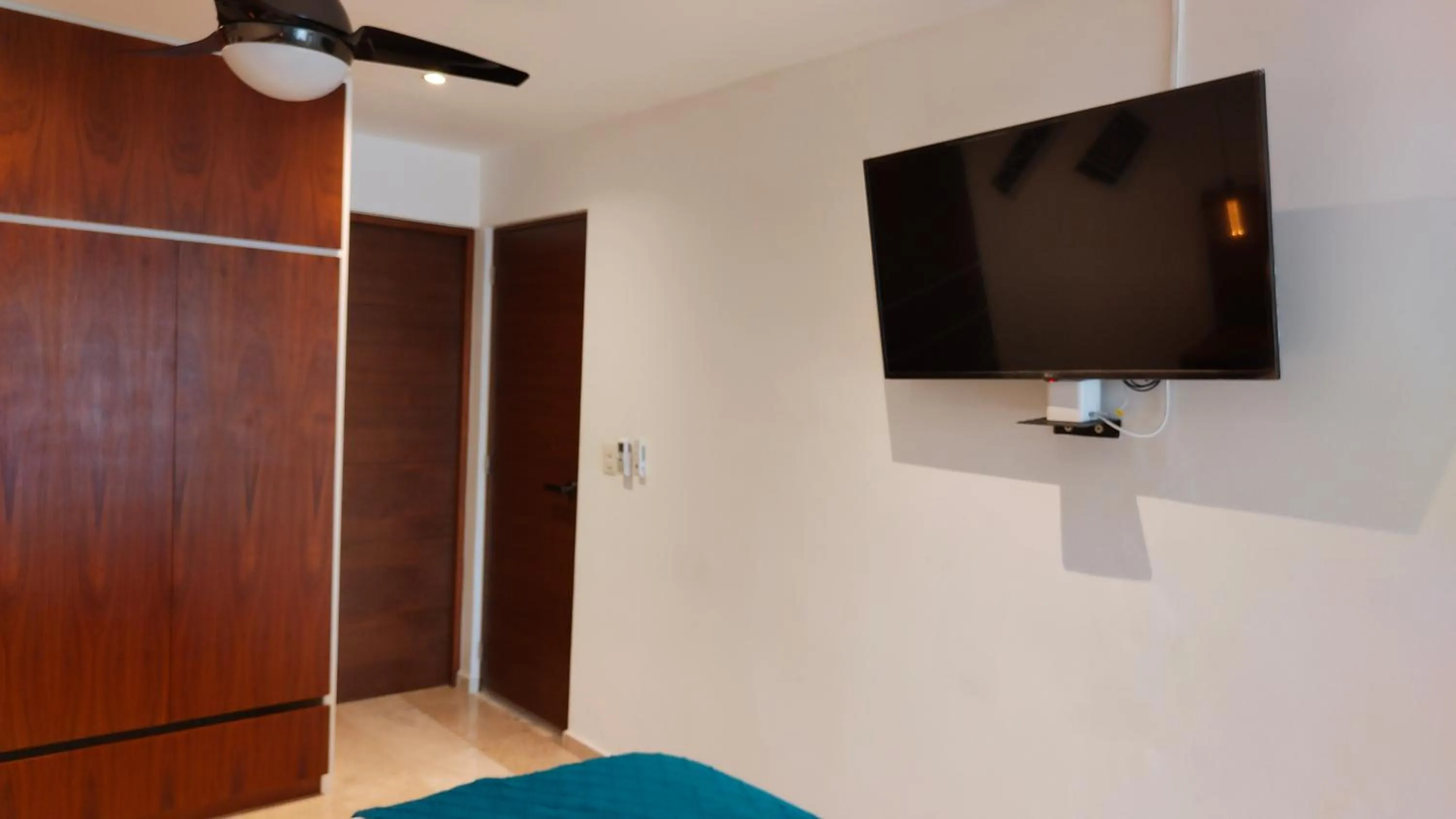 TV and multimedia in Emiliano 42 Condos Boutique