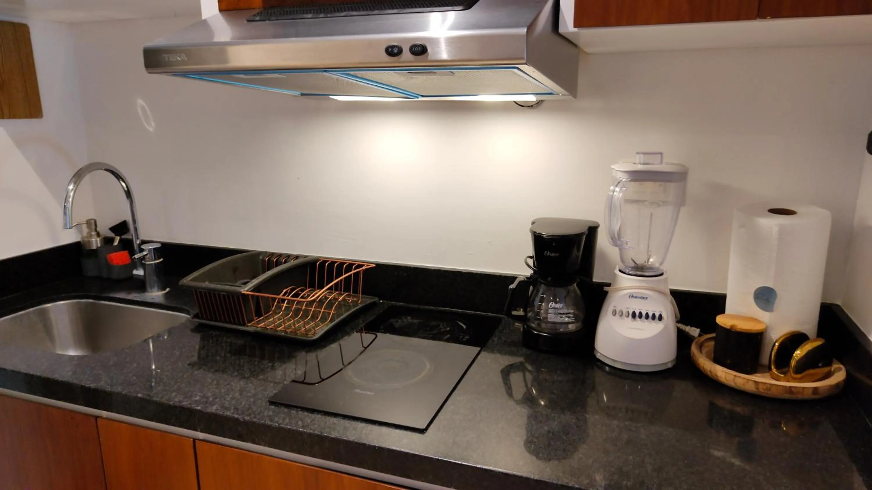 Coffee/tea facilities in Emiliano 42 Condos Boutique