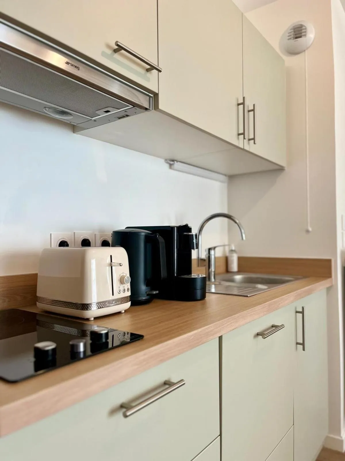 Kitchen or kitchenette in Résidence Services Séniors MONTANA CHARTRES