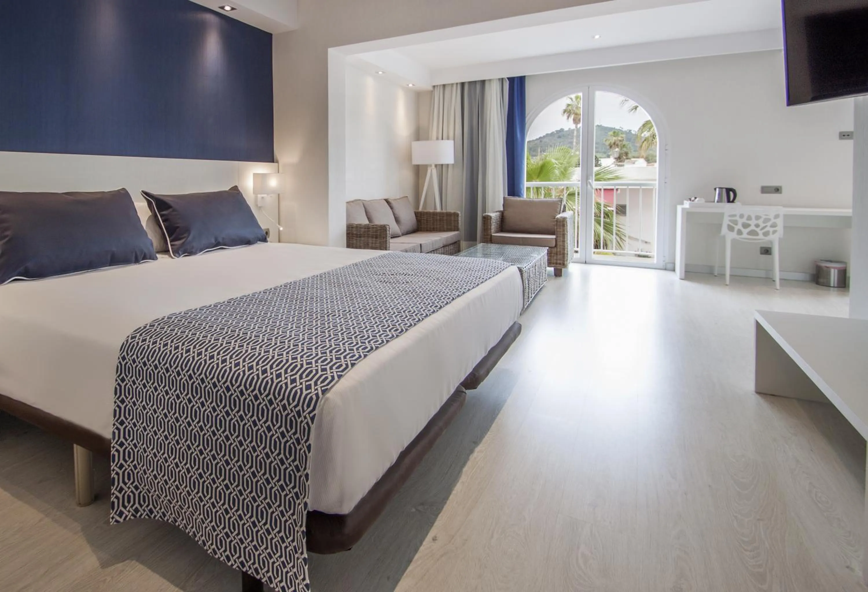 Bed in Catalonia del Mar - Adults Only