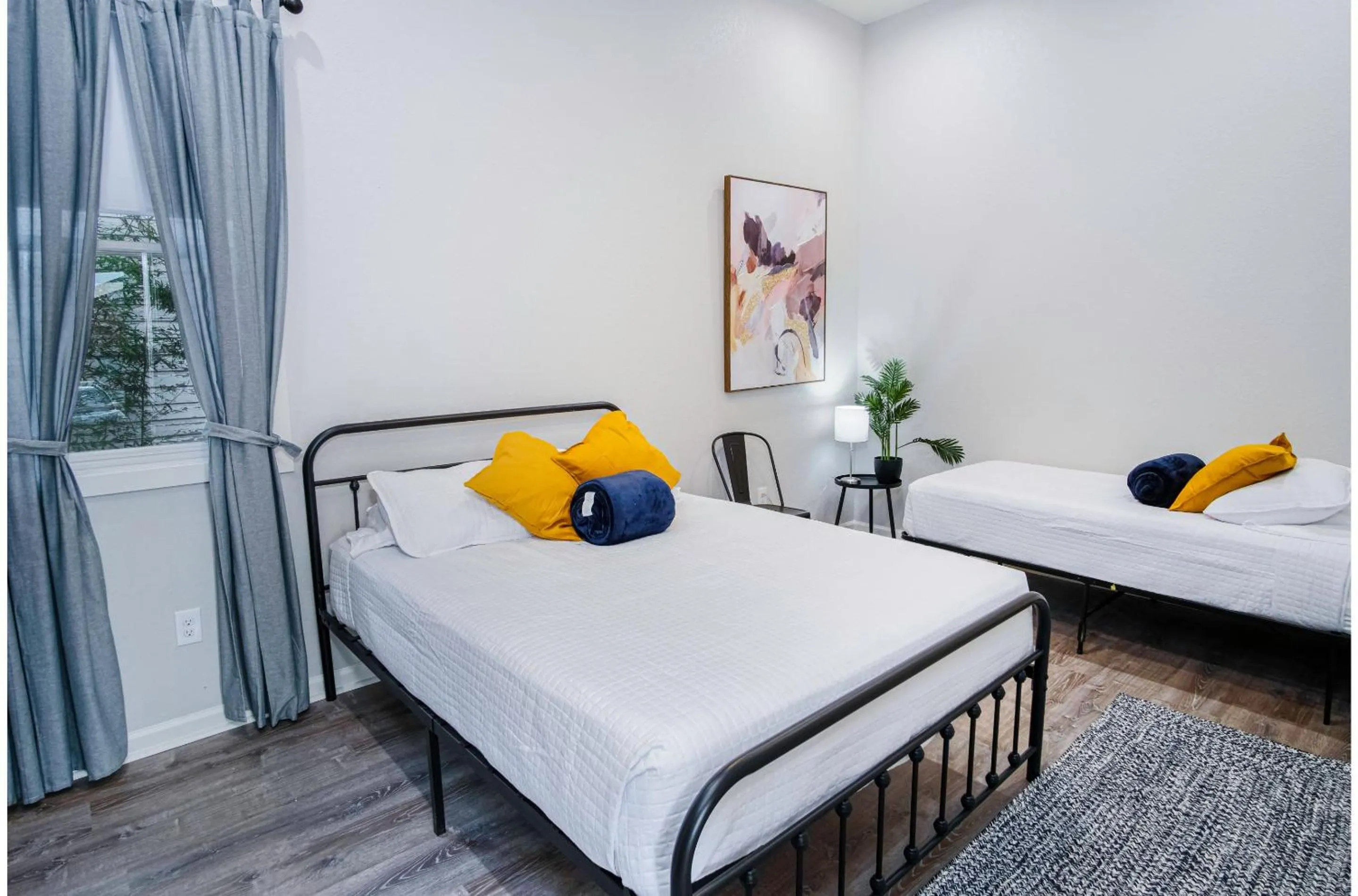 Other, Bed in Magnificent 4BR Near Famous Riverwalk and Downtown