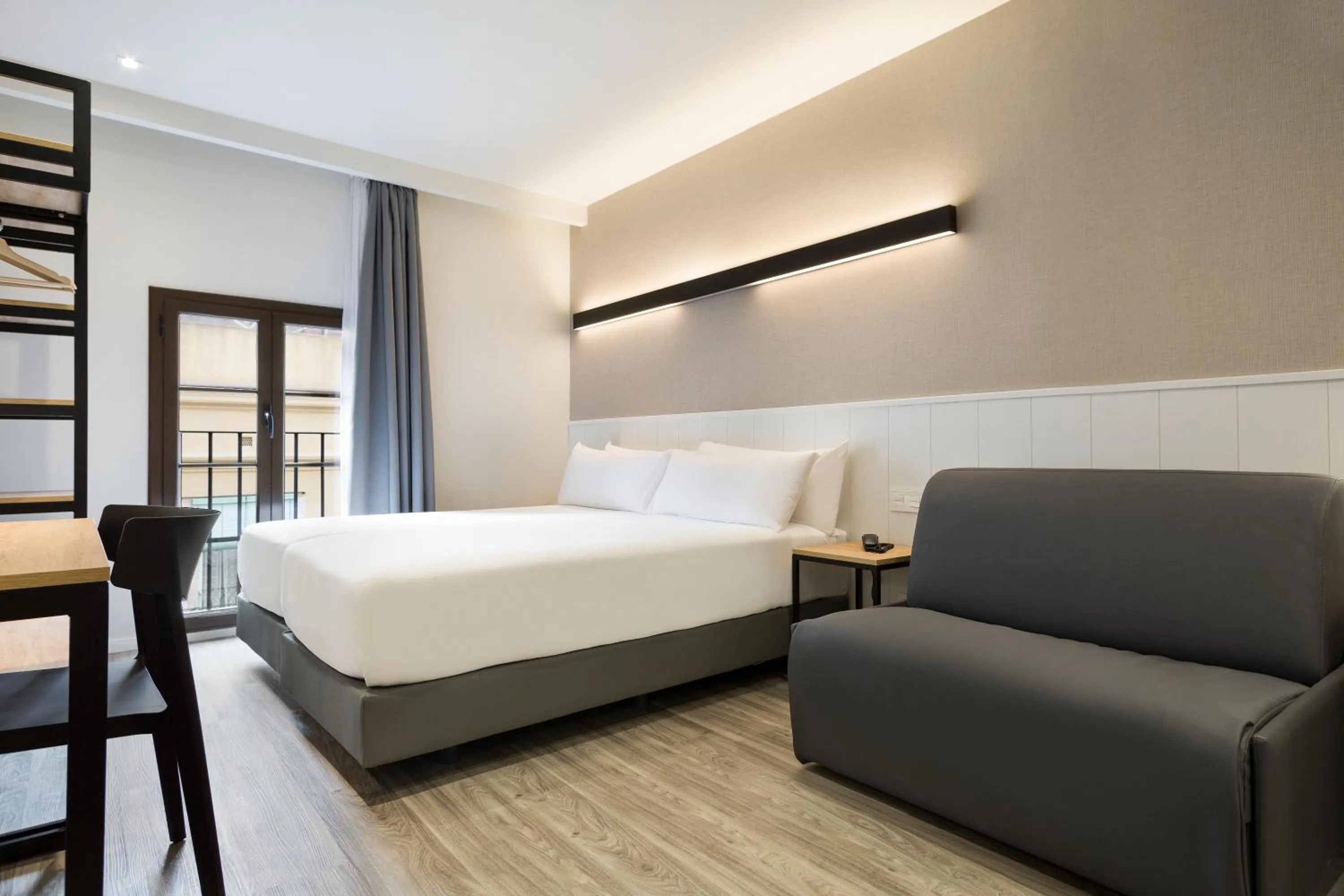 Bed in Acta BCN 40