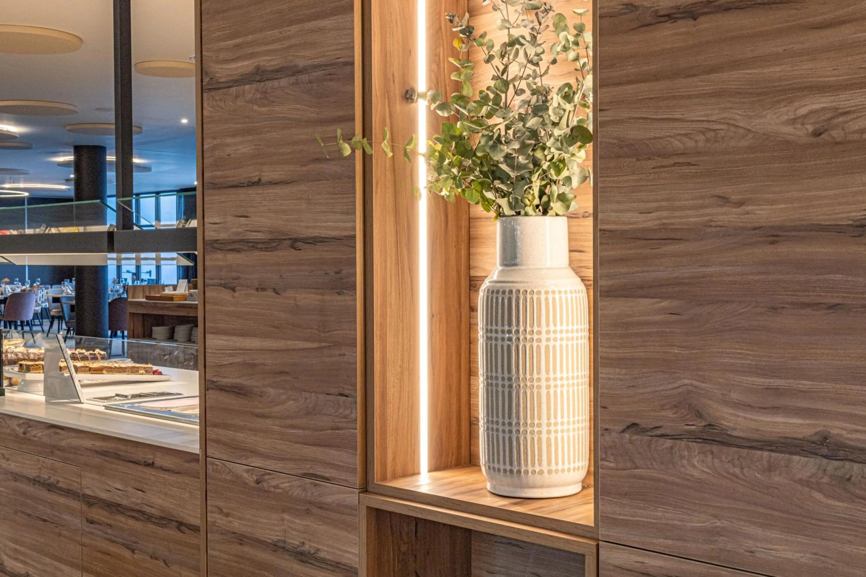 Restaurant/places to eat in Seth Port Ciutadella