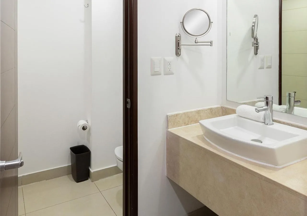 Bathroom in Hotel México Plaza Celaya