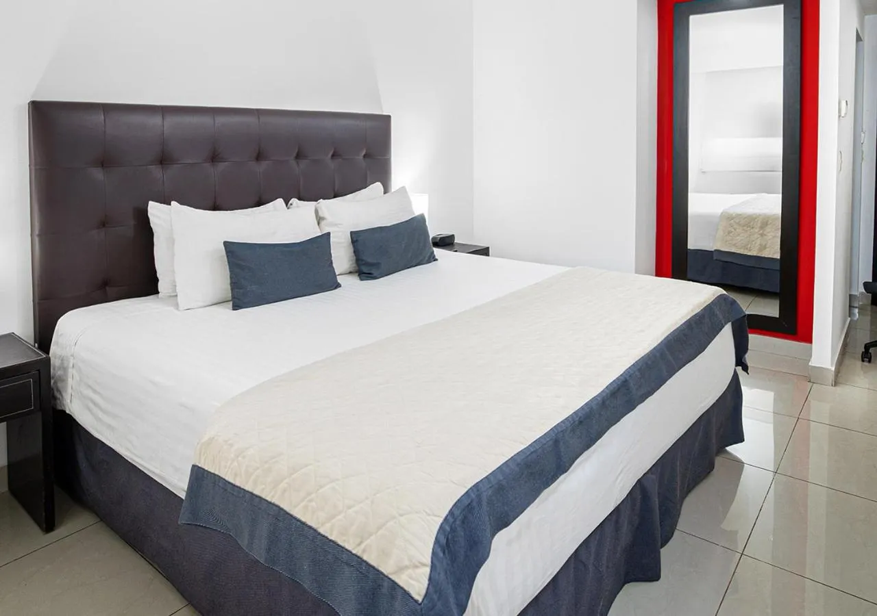 Bedroom, Bed in Hotel México Plaza Celaya