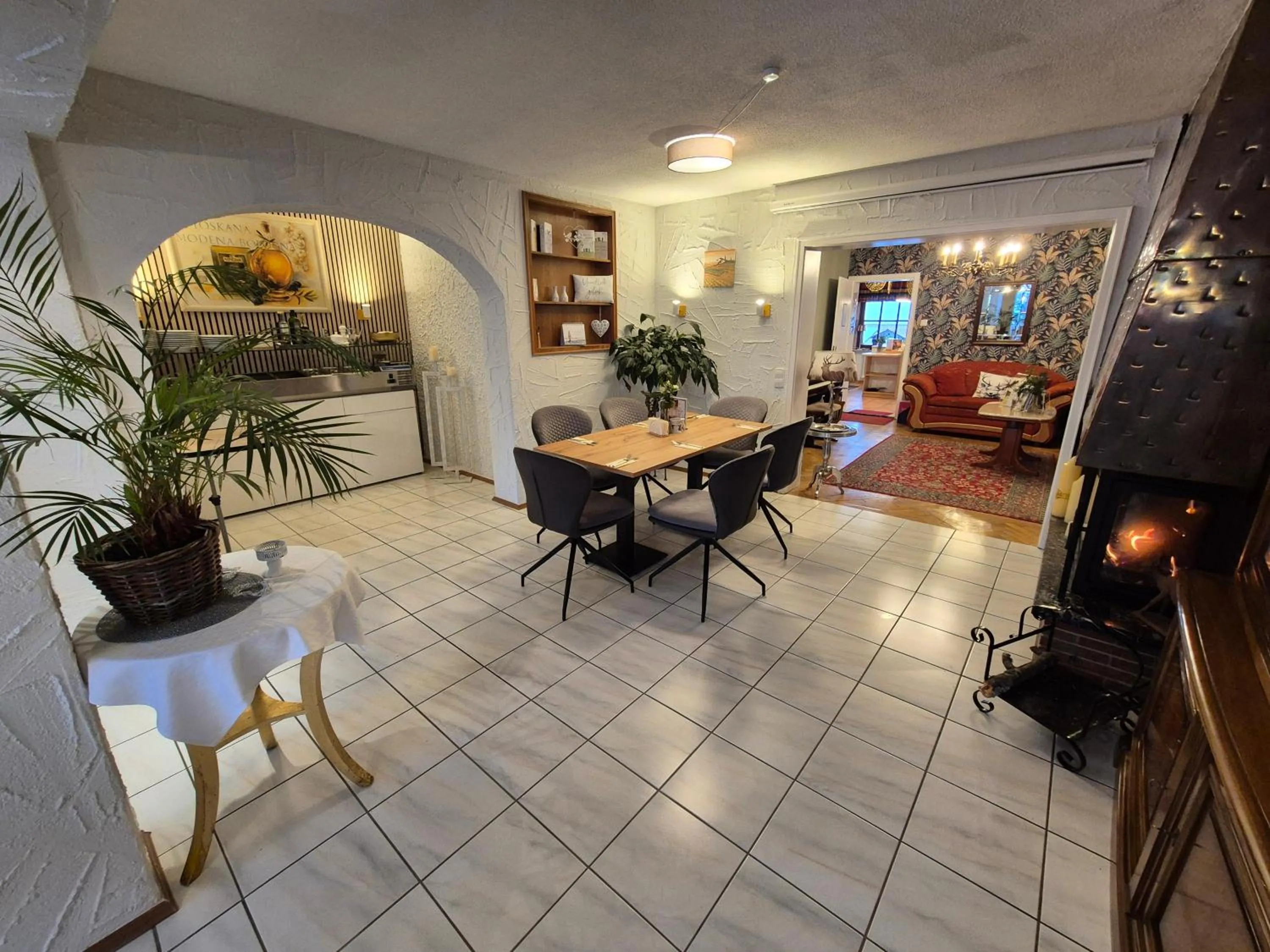 Restaurant/places to eat in Hotel Schönblick