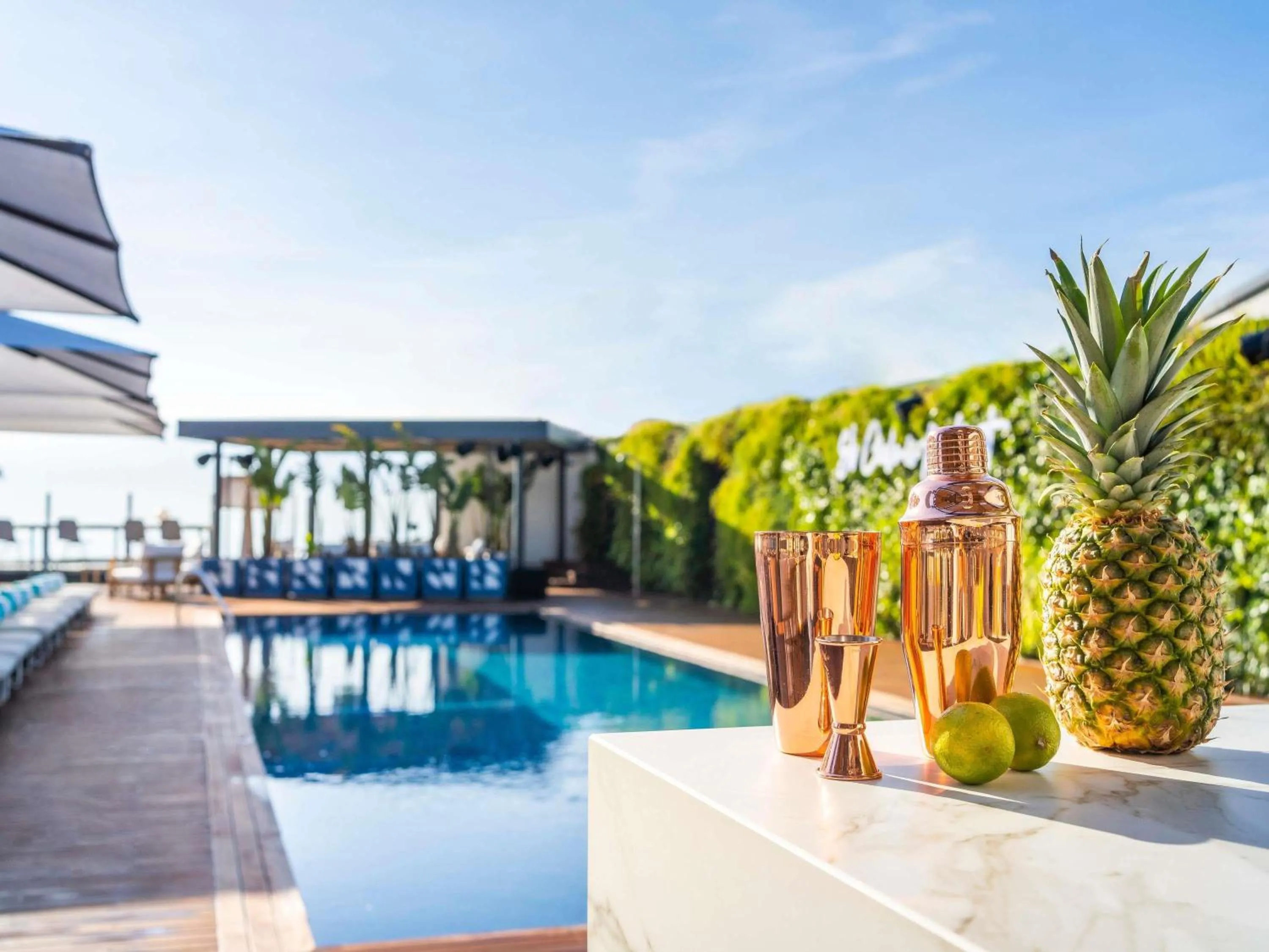 Lounge or bar in Sofitel Barcelona Skipper