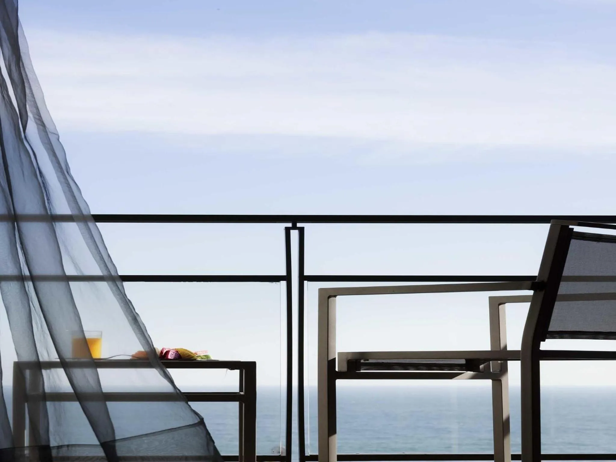 Bedroom in Sofitel Barcelona Skipper