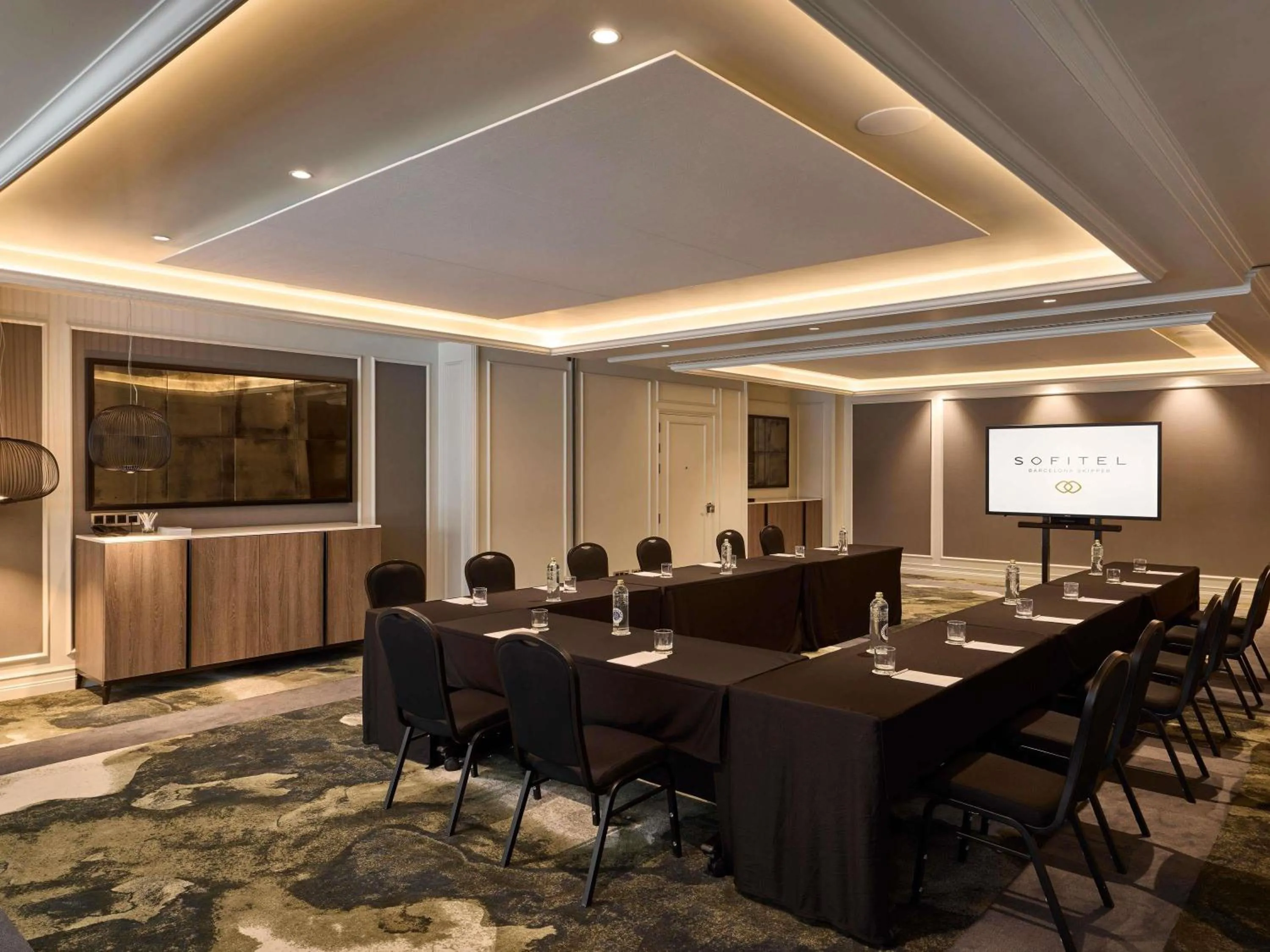 Meeting/conference room in Sofitel Barcelona Skipper
