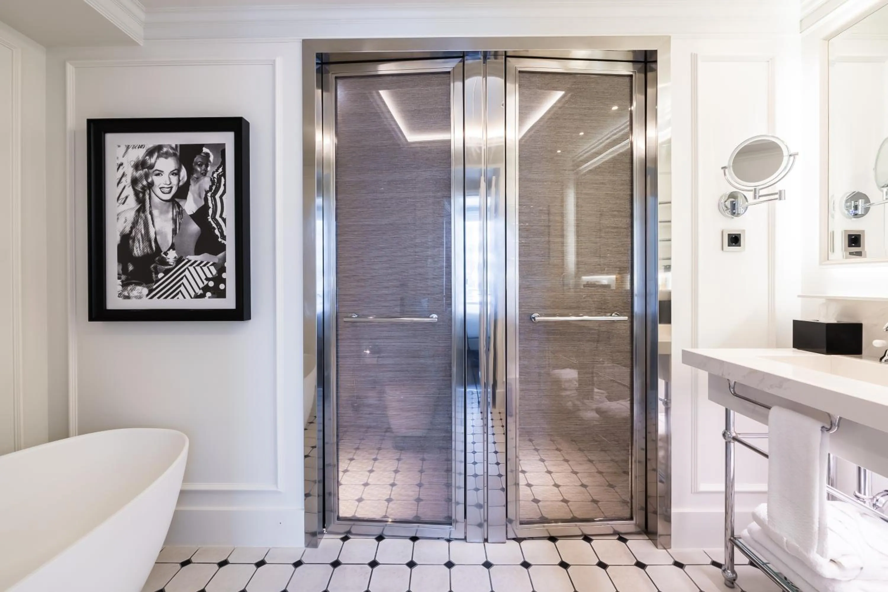 Bathroom in Sofitel Barcelona Skipper