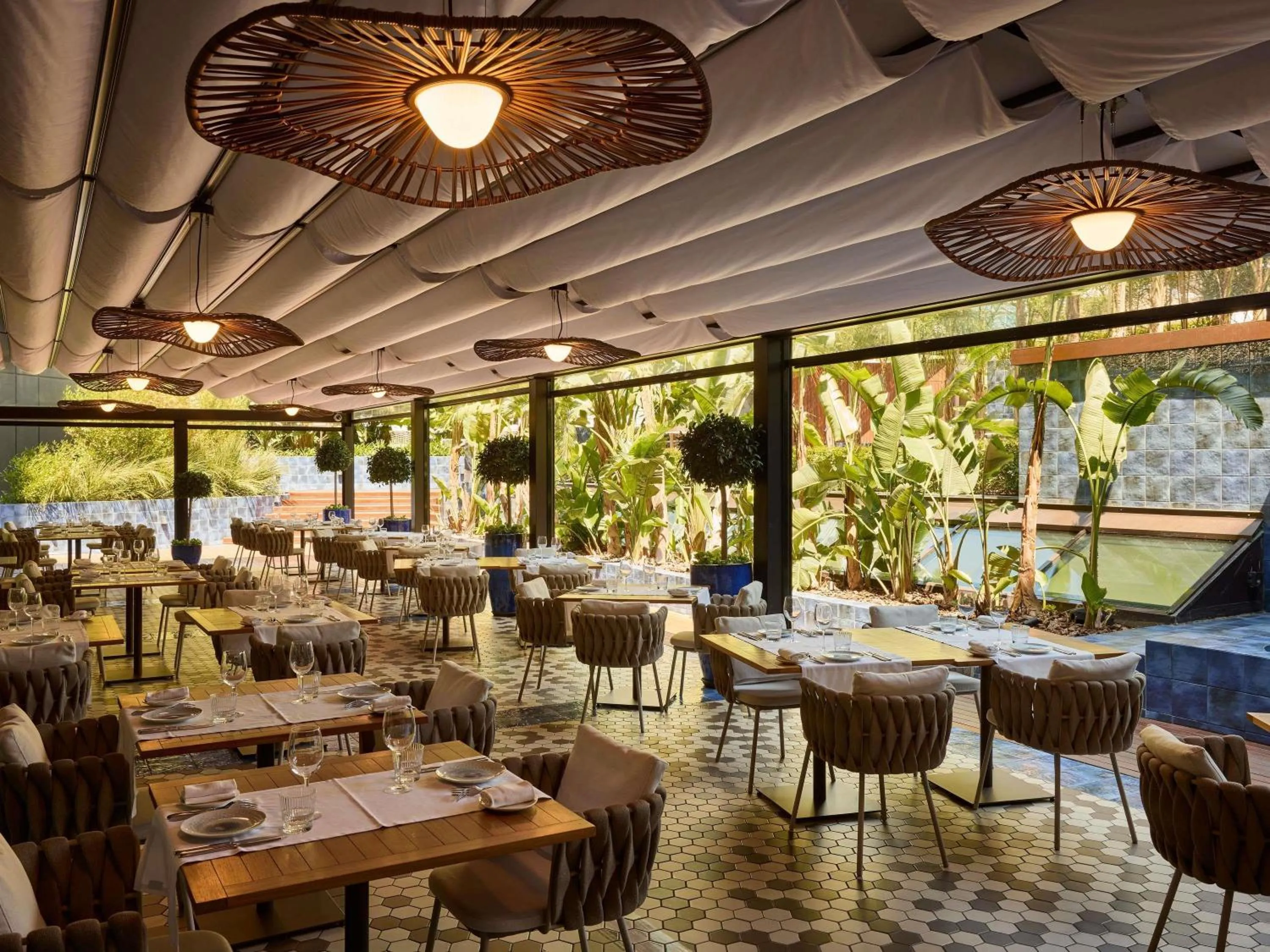 Restaurant/places to eat in Sofitel Barcelona Skipper