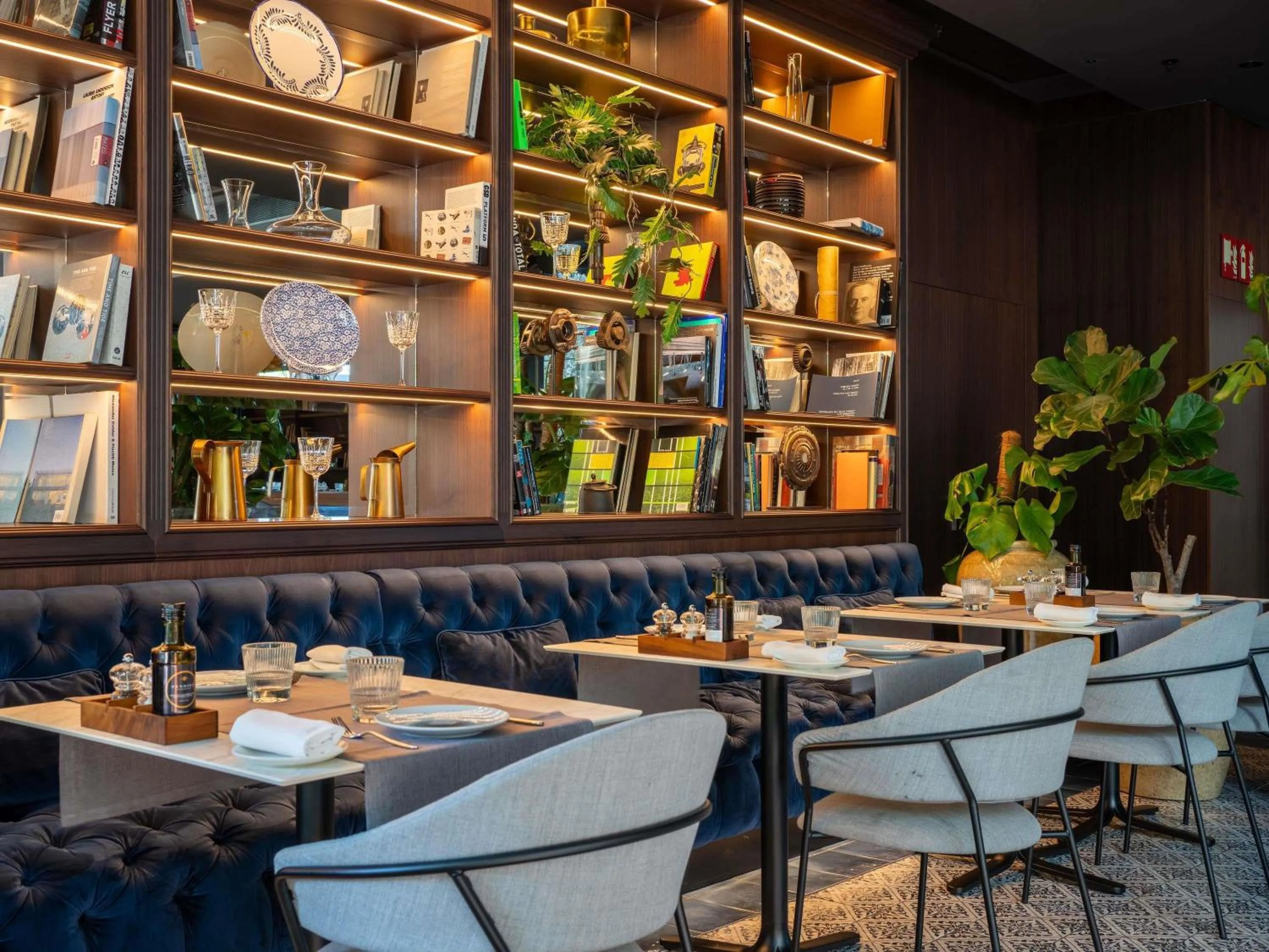 Restaurant/places to eat in Sofitel Barcelona Skipper