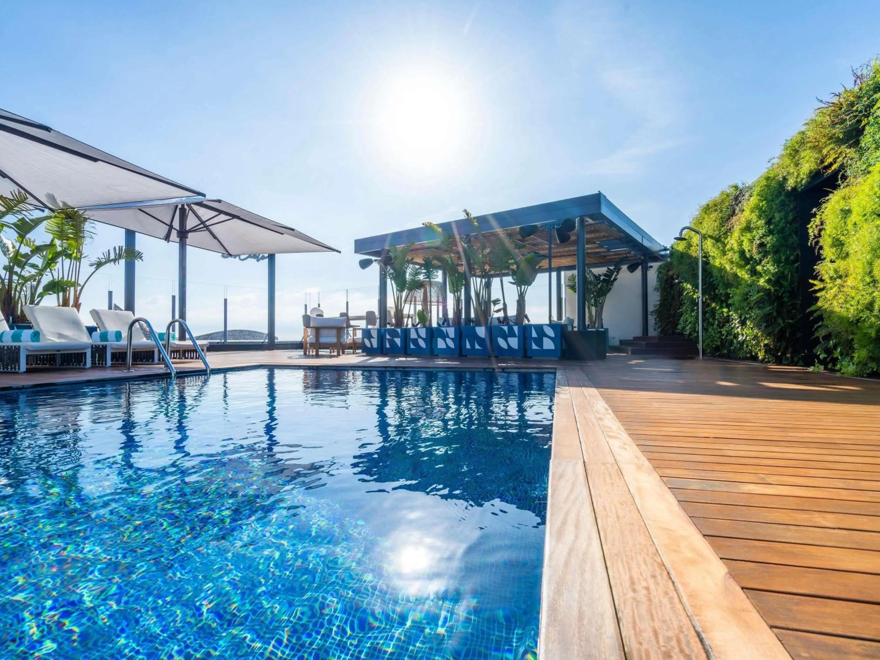 Lounge or bar in Sofitel Barcelona Skipper