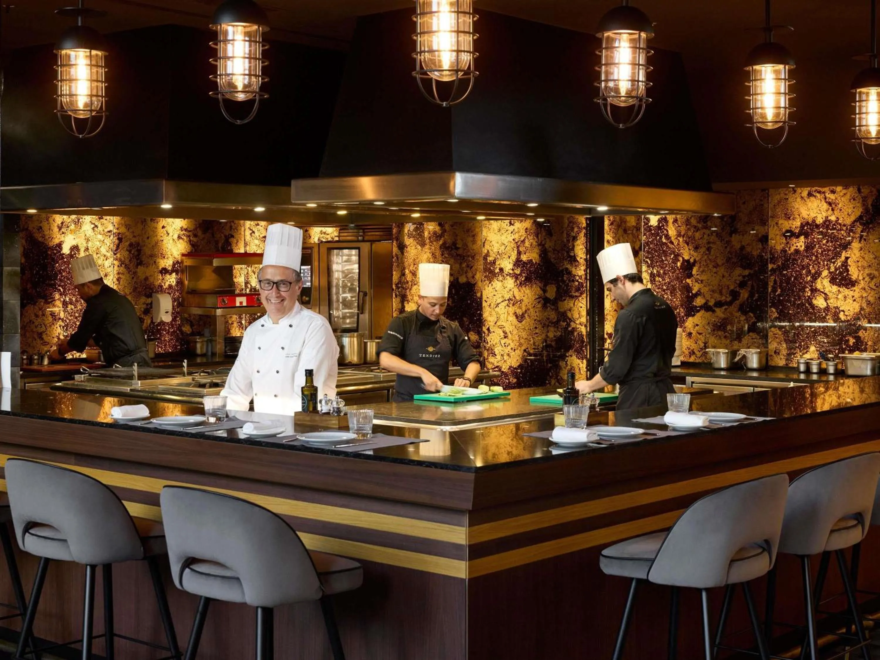 Restaurant/places to eat in Sofitel Barcelona Skipper