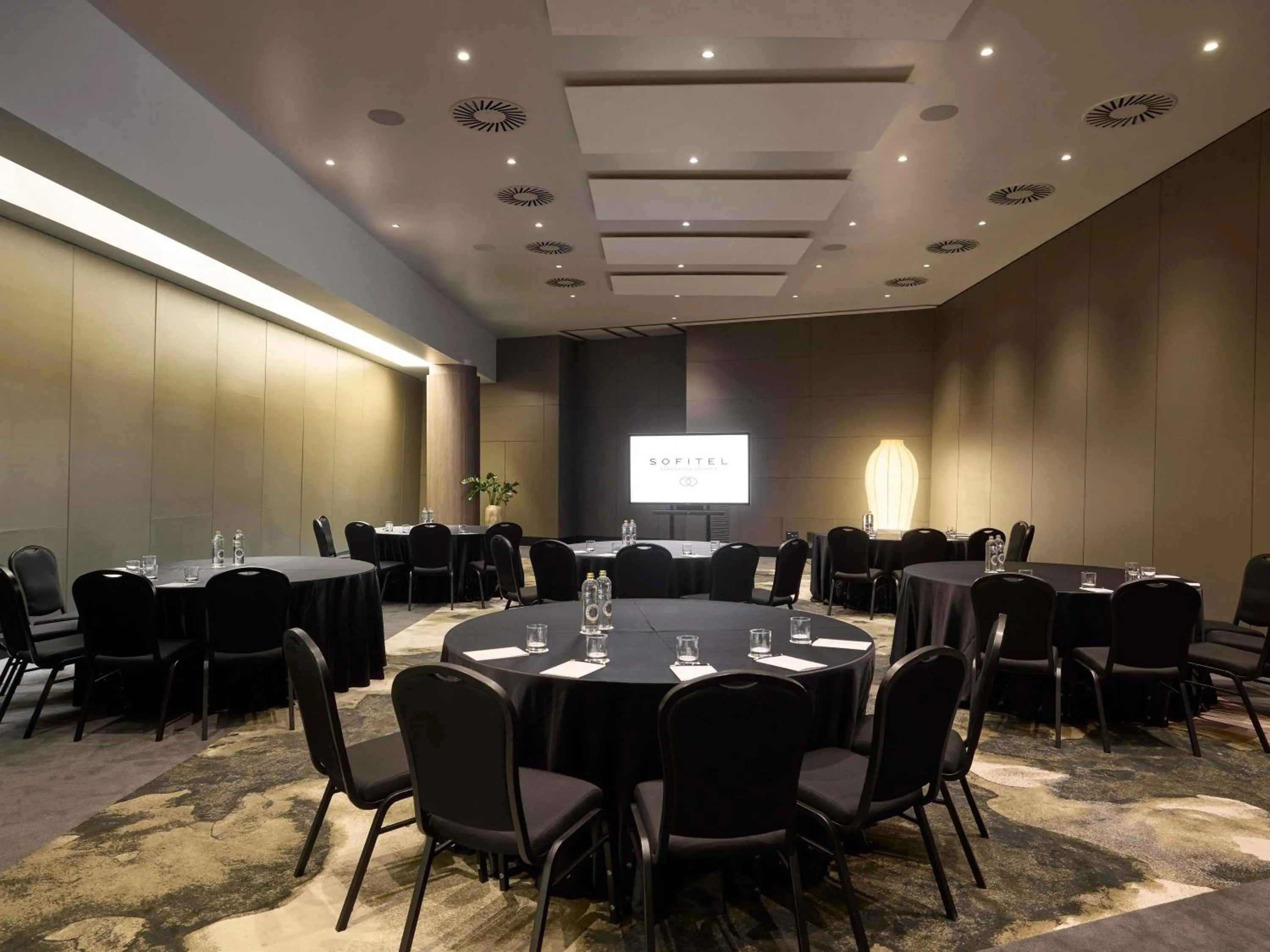 Meeting/conference room in Sofitel Barcelona Skipper