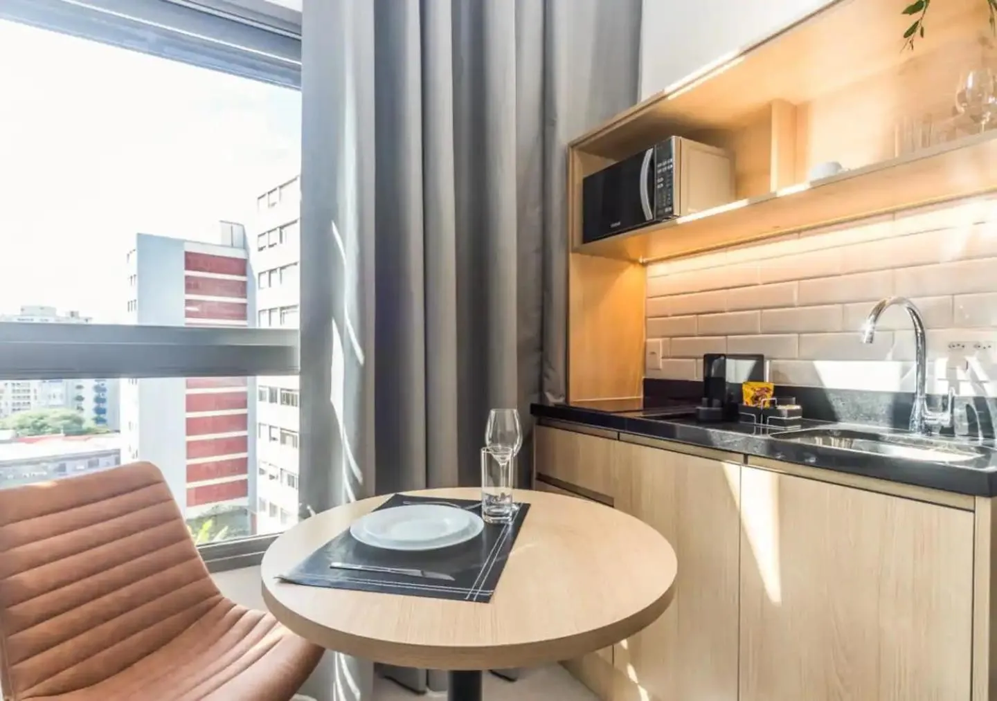 Coffee/tea facilities in Cozzy Suites Paraíso Hotel