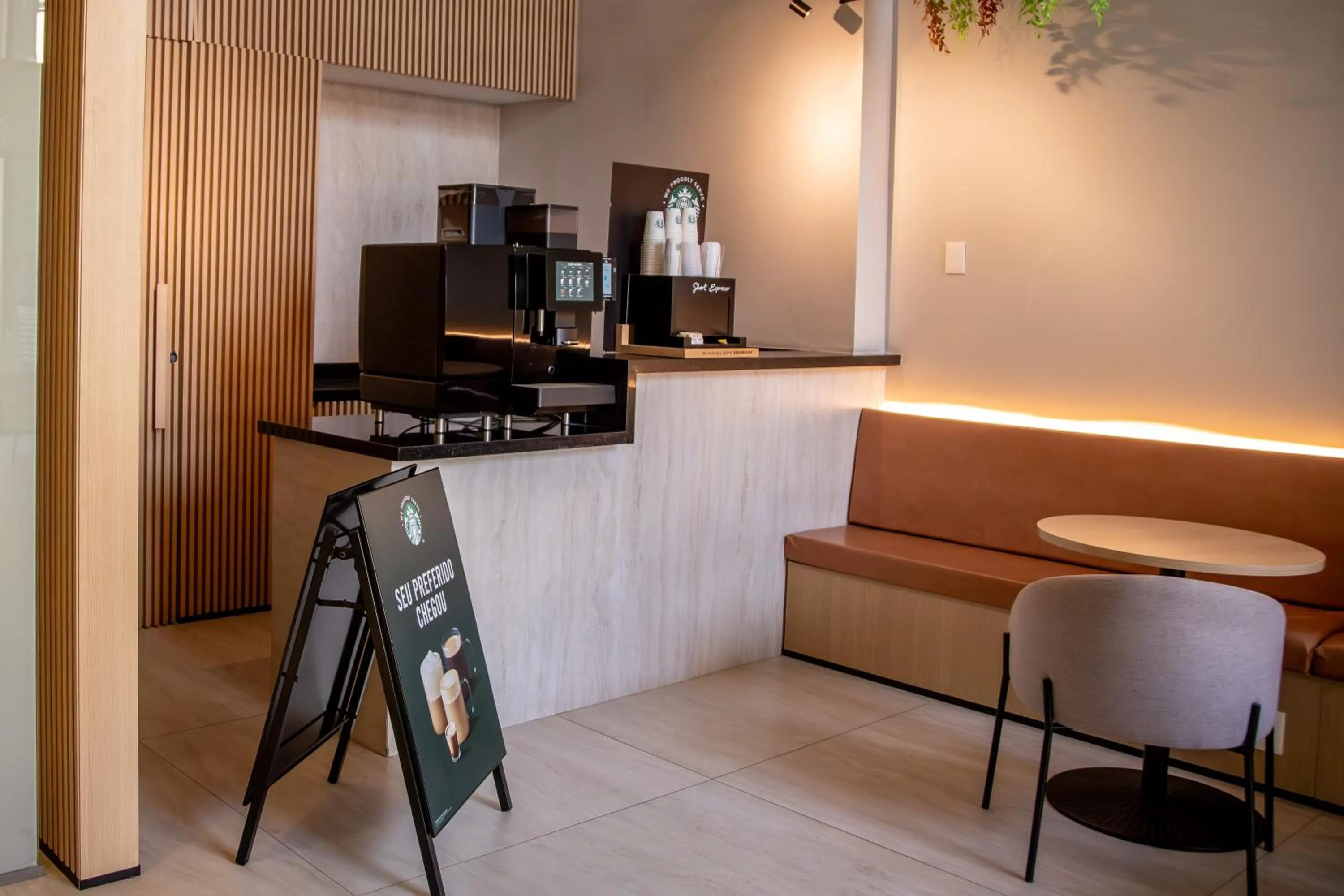 vending machine in Cozzy Suites Paraíso Hotel