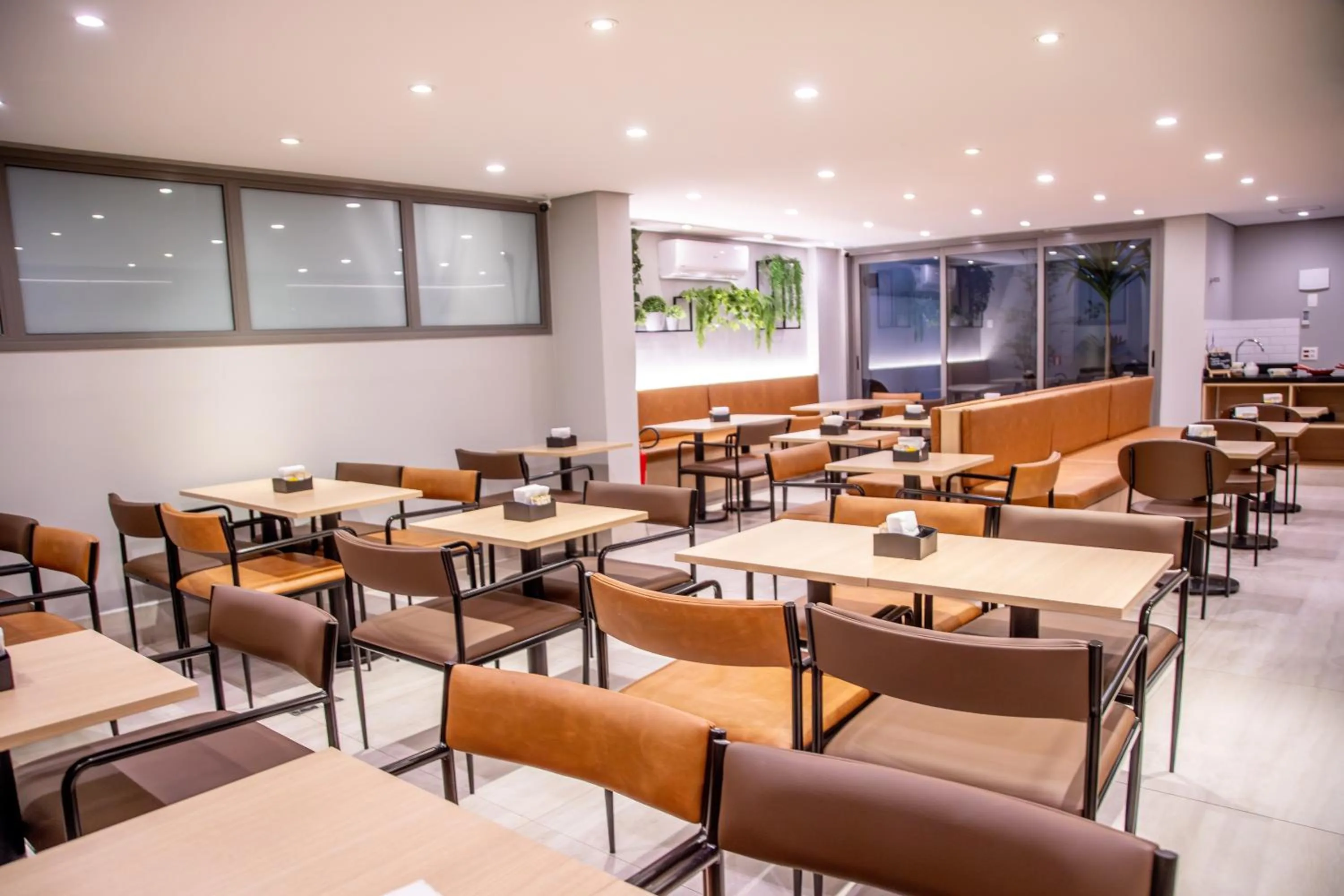 Breakfast in Cozzy Suites Paraíso Hotel