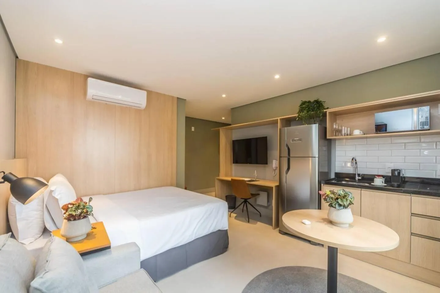 Photo of the whole room, Bed in Cozzy Suites Paraíso Hotel