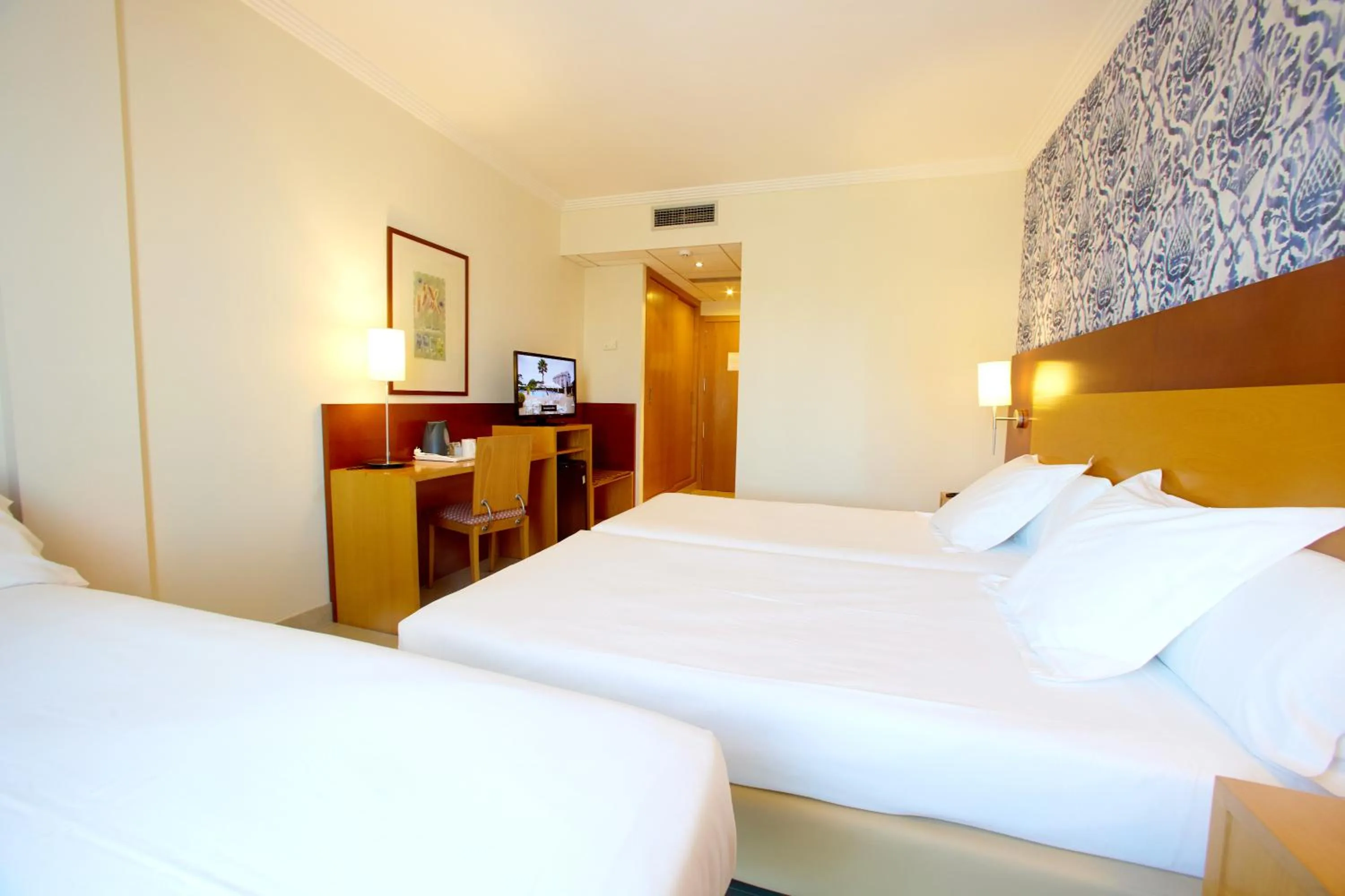 Photo of the whole room, Bed in Hotel Canelas