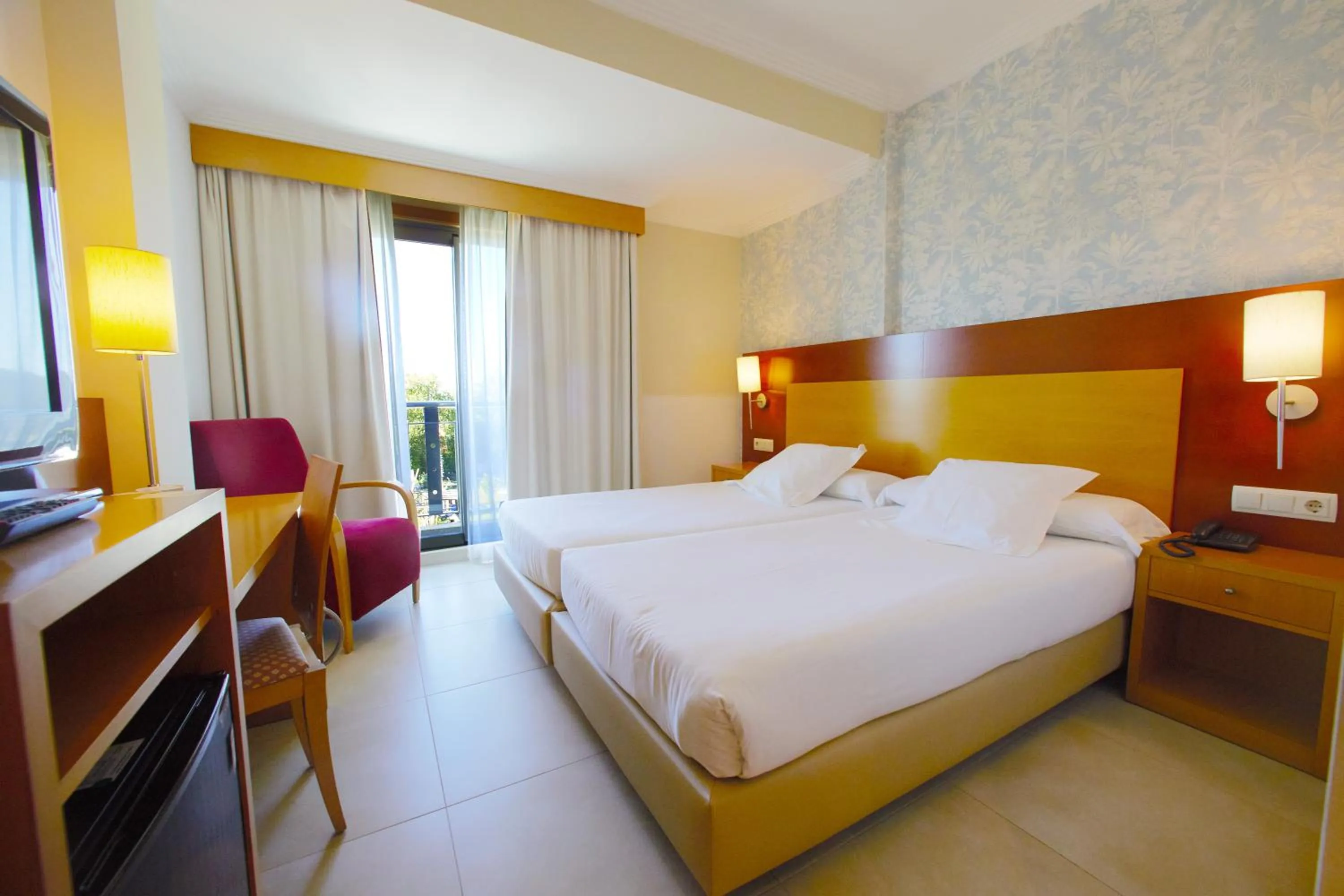 Photo of the whole room, Bed in Hotel Canelas