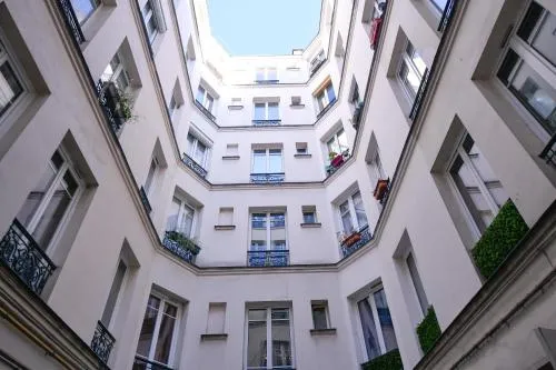 Property building in Paris La Villette - Charming Apartment 2 rooms