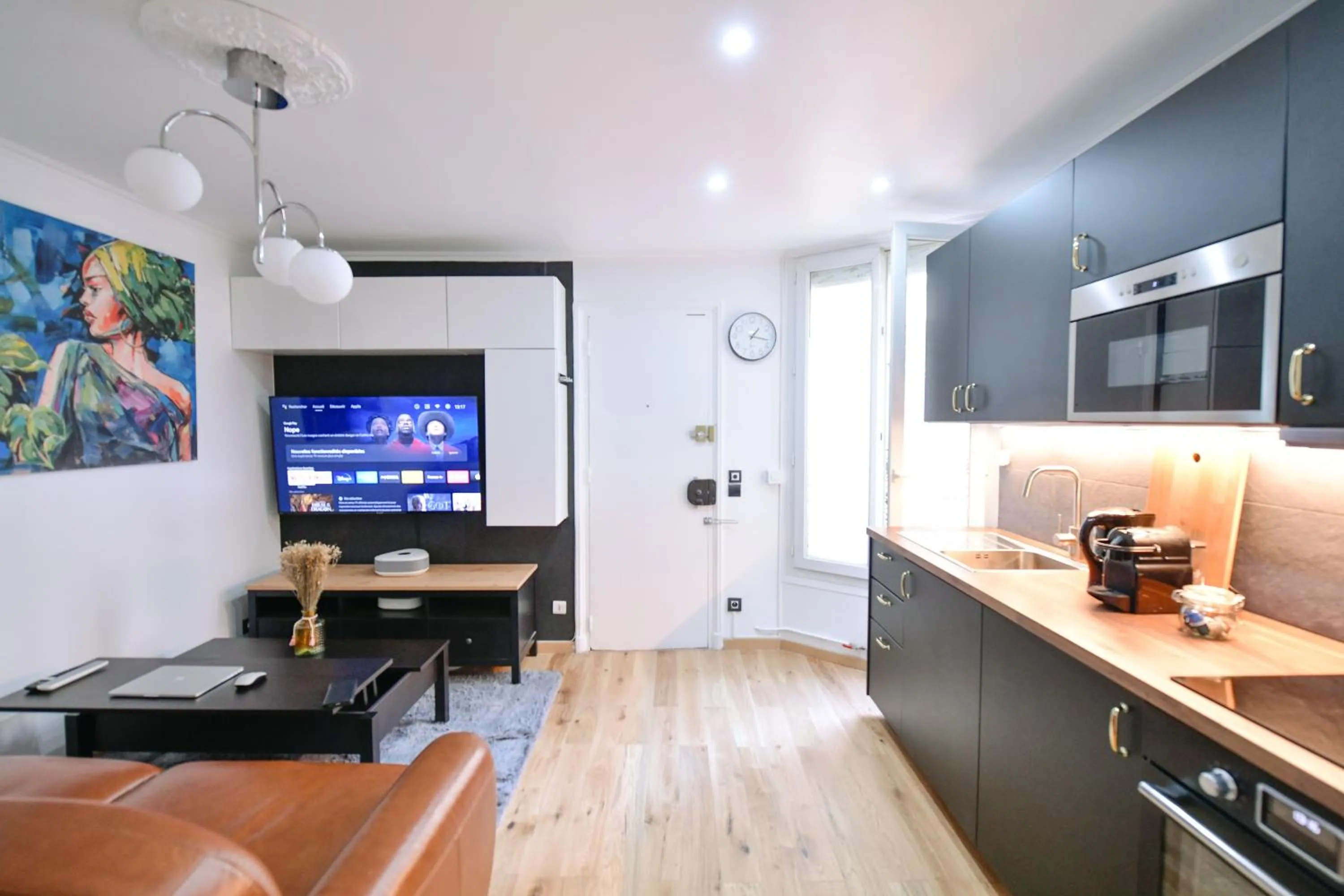 TV and multimedia in Paris La Villette - Charming Apartment 2 rooms