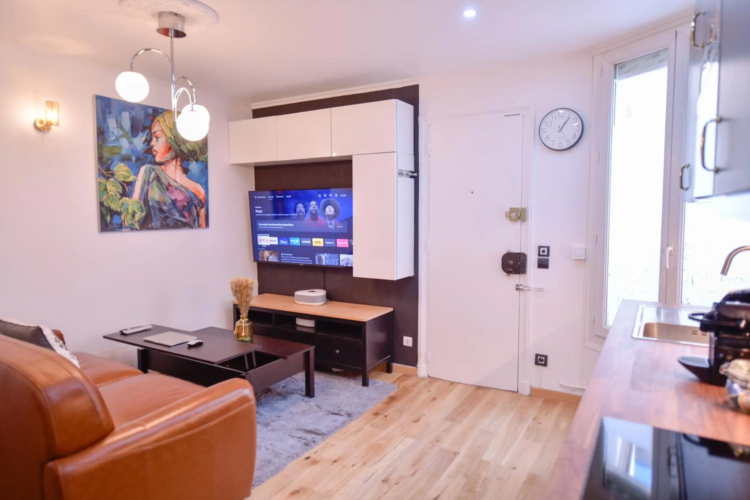 TV and multimedia in Paris La Villette - Charming Apartment 2 rooms