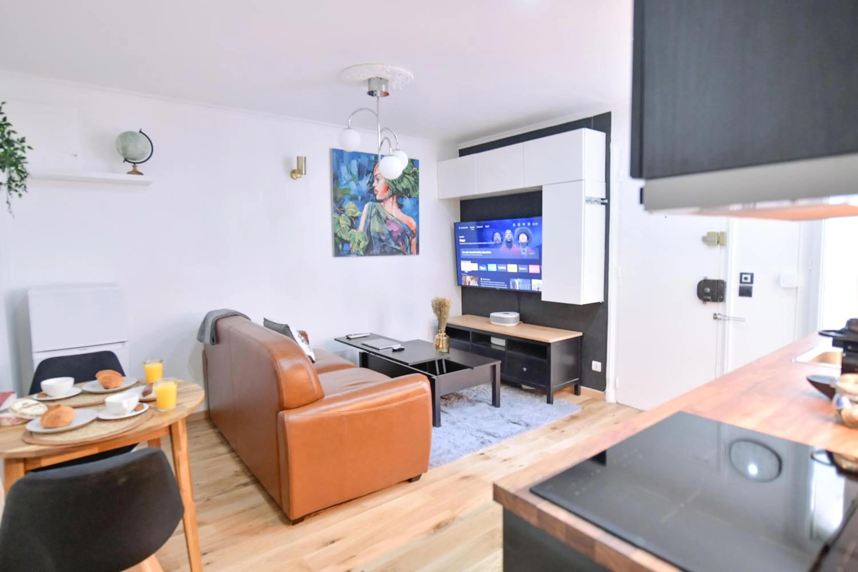 TV and multimedia in Paris La Villette - Charming Apartment 2 rooms