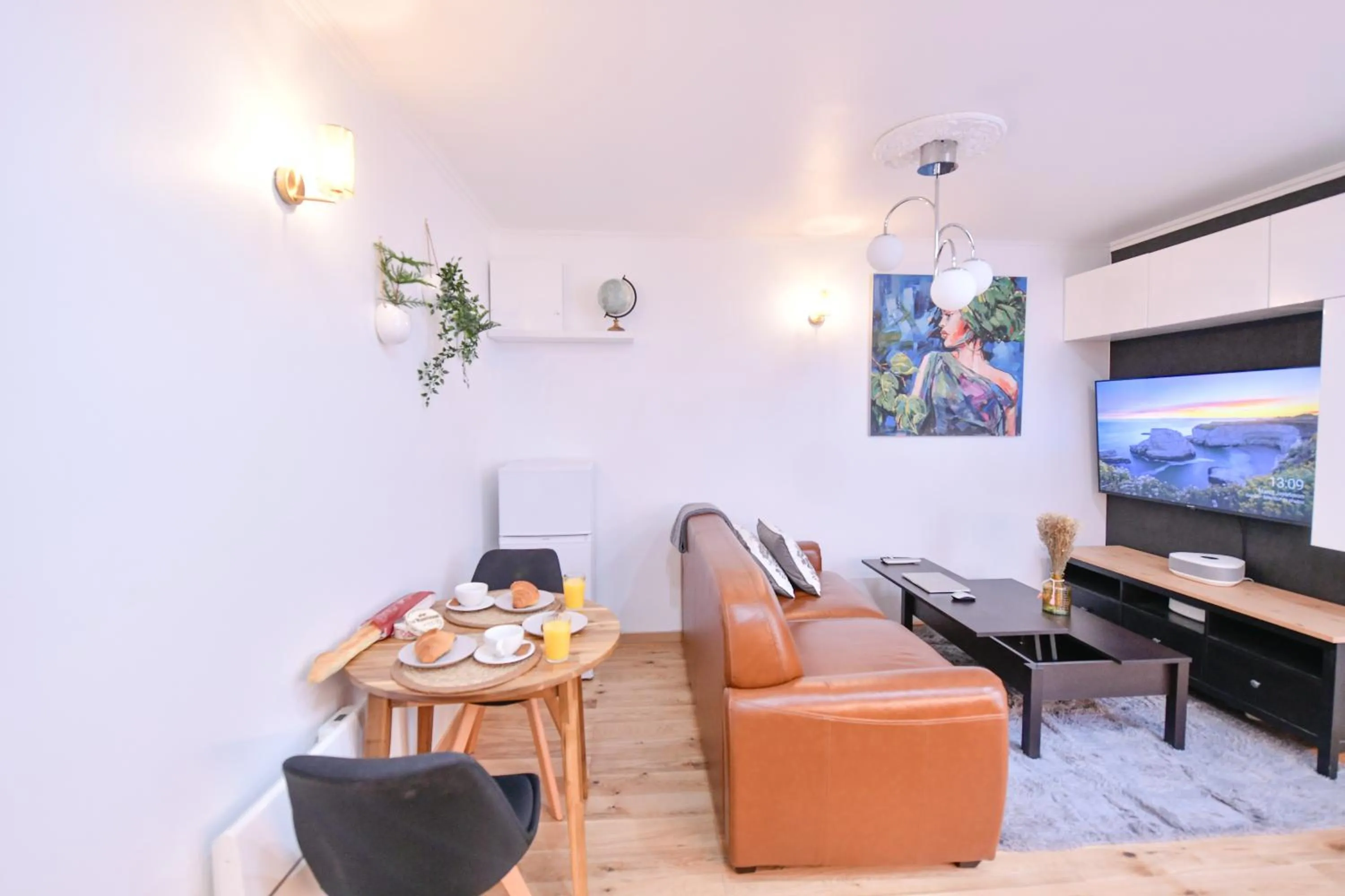 TV and multimedia in Paris La Villette - Charming Apartment 2 rooms