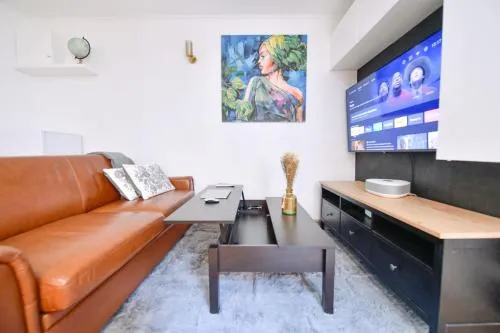 TV and multimedia in Paris La Villette - Charming Apartment 2 rooms