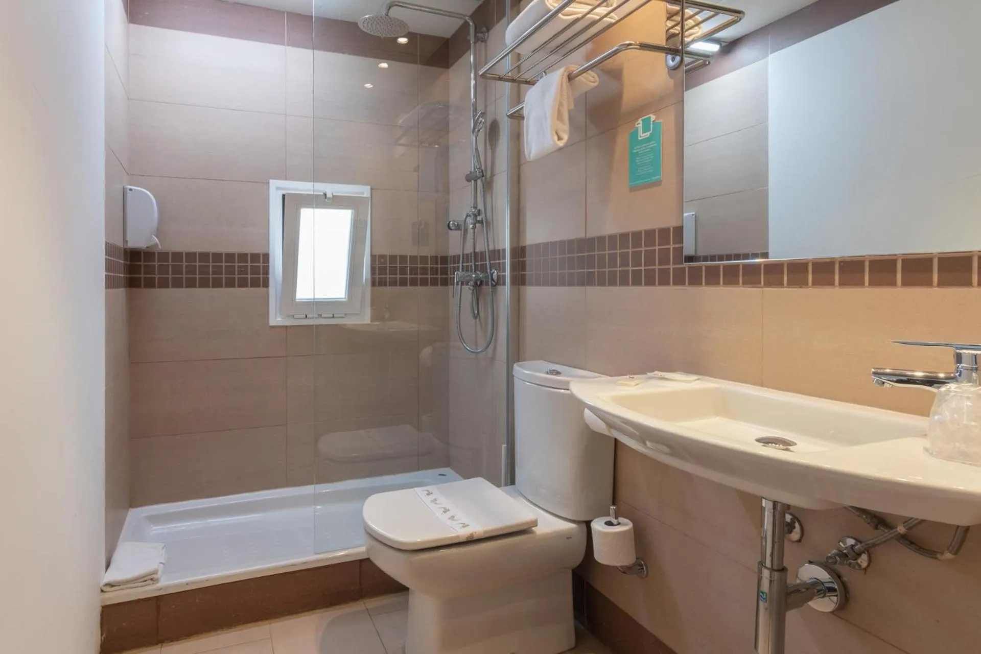 Shower in Hotel Alda Zaragoza Independencia