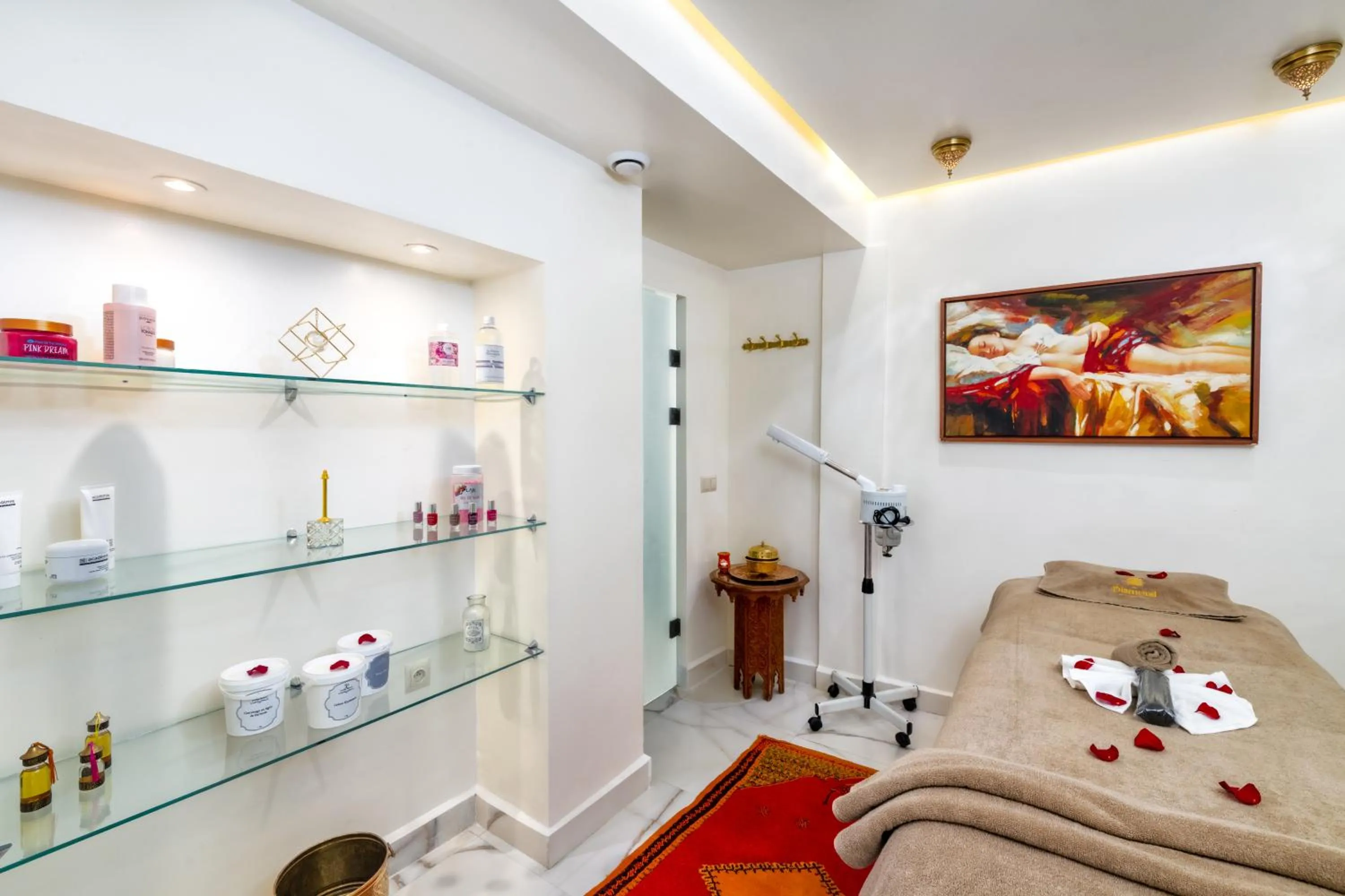 Massage in Riad Diamond Of Marrakech & Spa