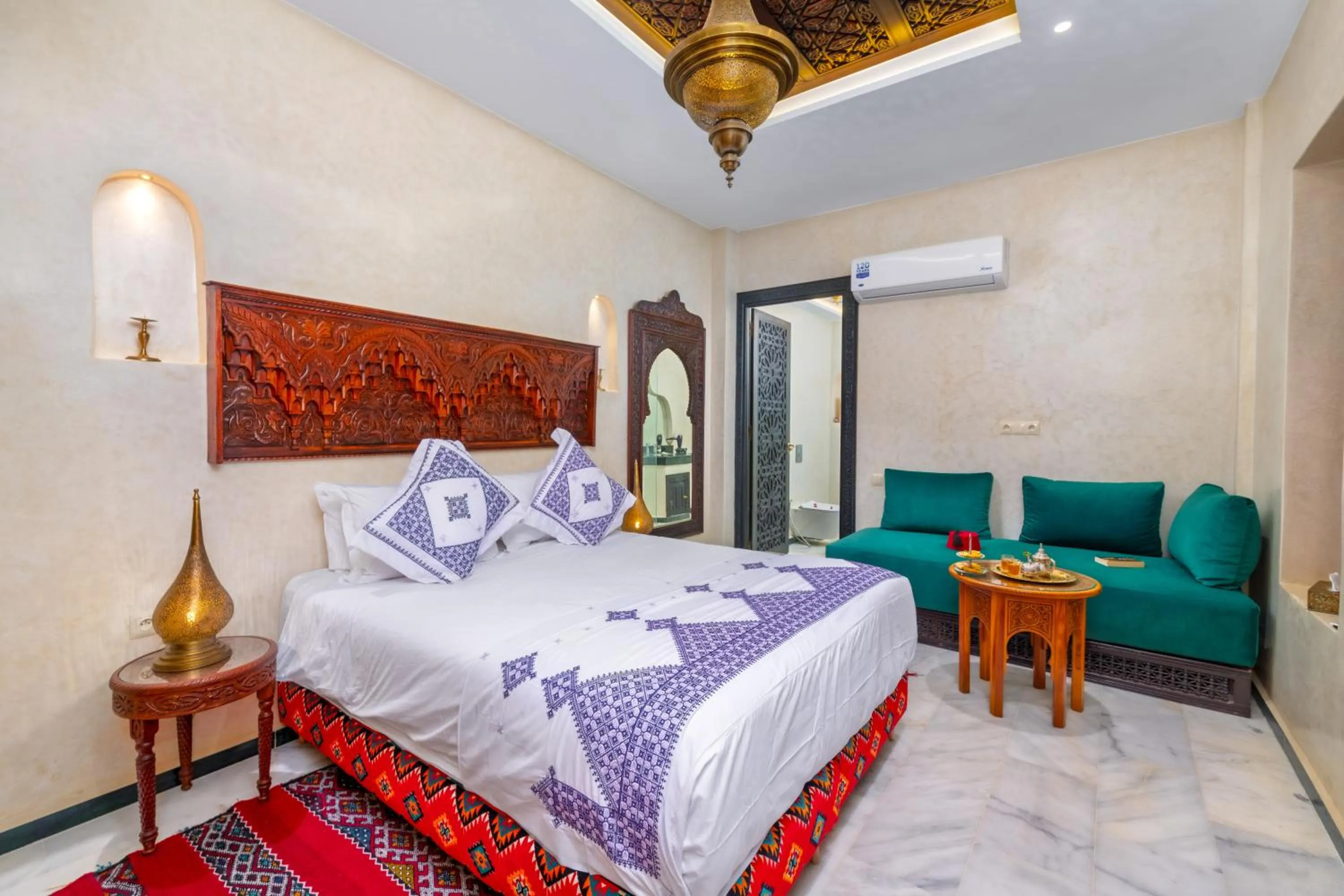Bed in Riad Diamond Of Marrakech & Spa