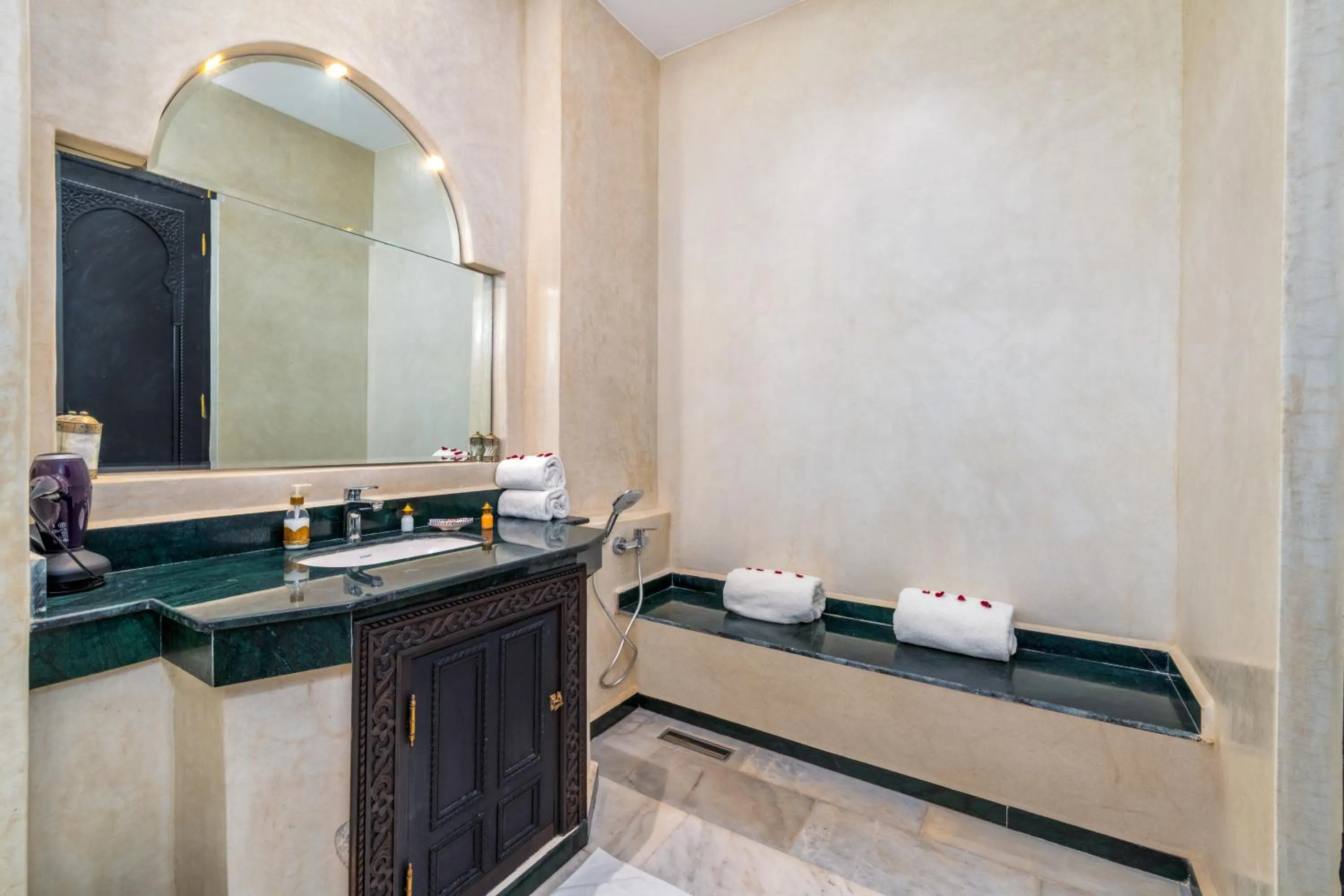 Bathroom in Riad Diamond Of Marrakech & Spa