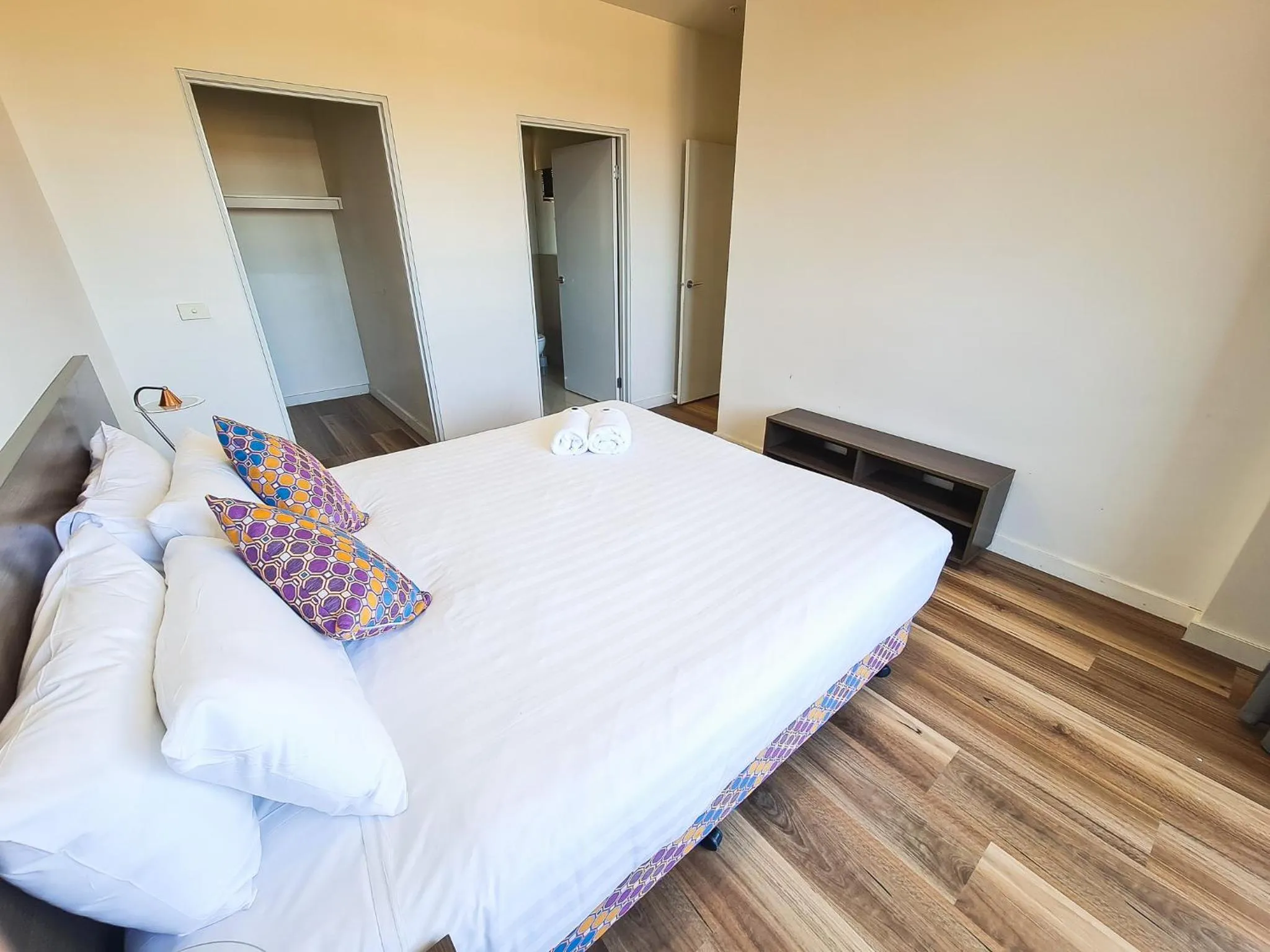 Photo of the whole room, Bed in Exodus Dandenong Apartment Hotel