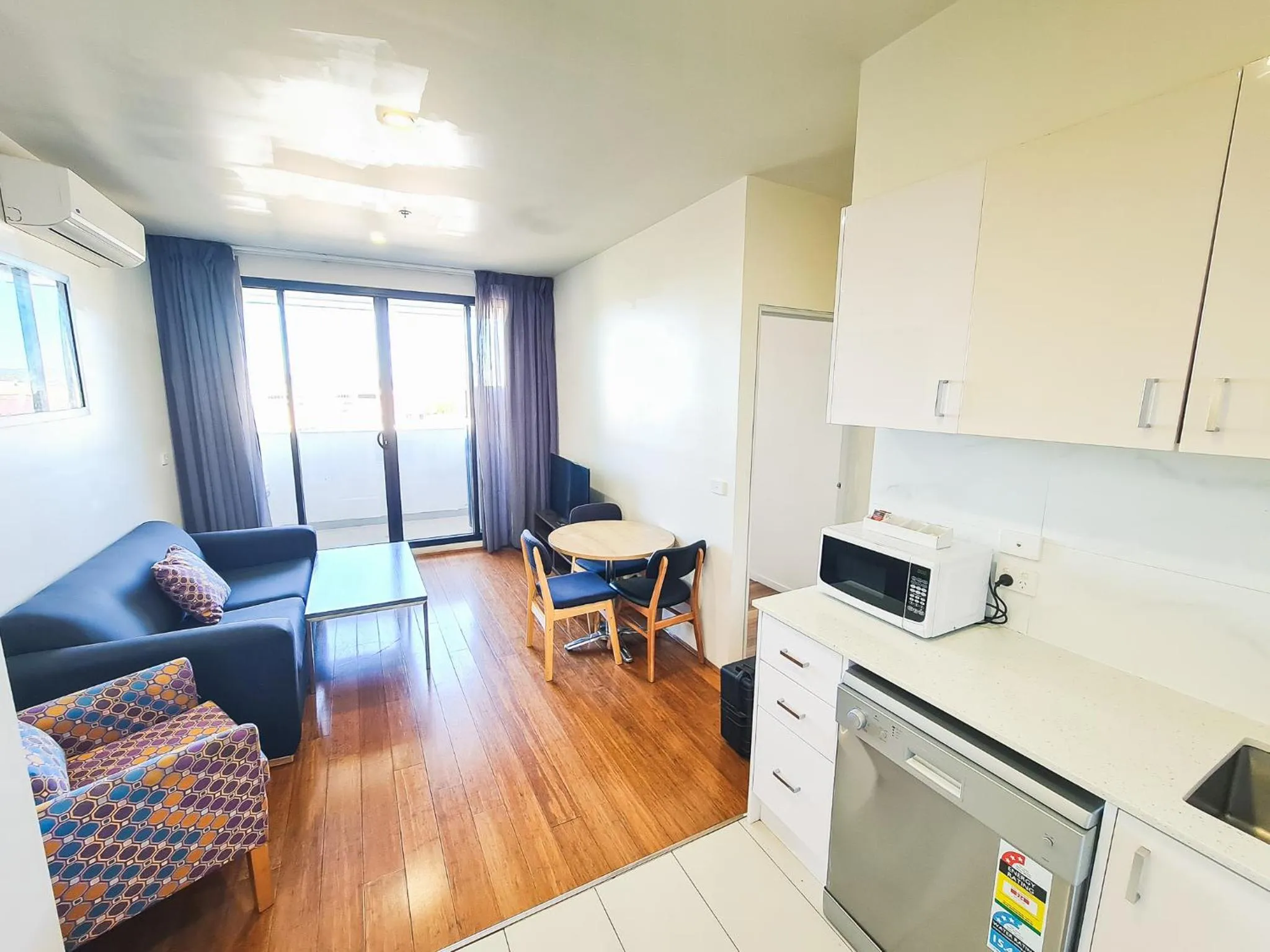 Kitchen or kitchenette in Exodus Dandenong Apartment Hotel