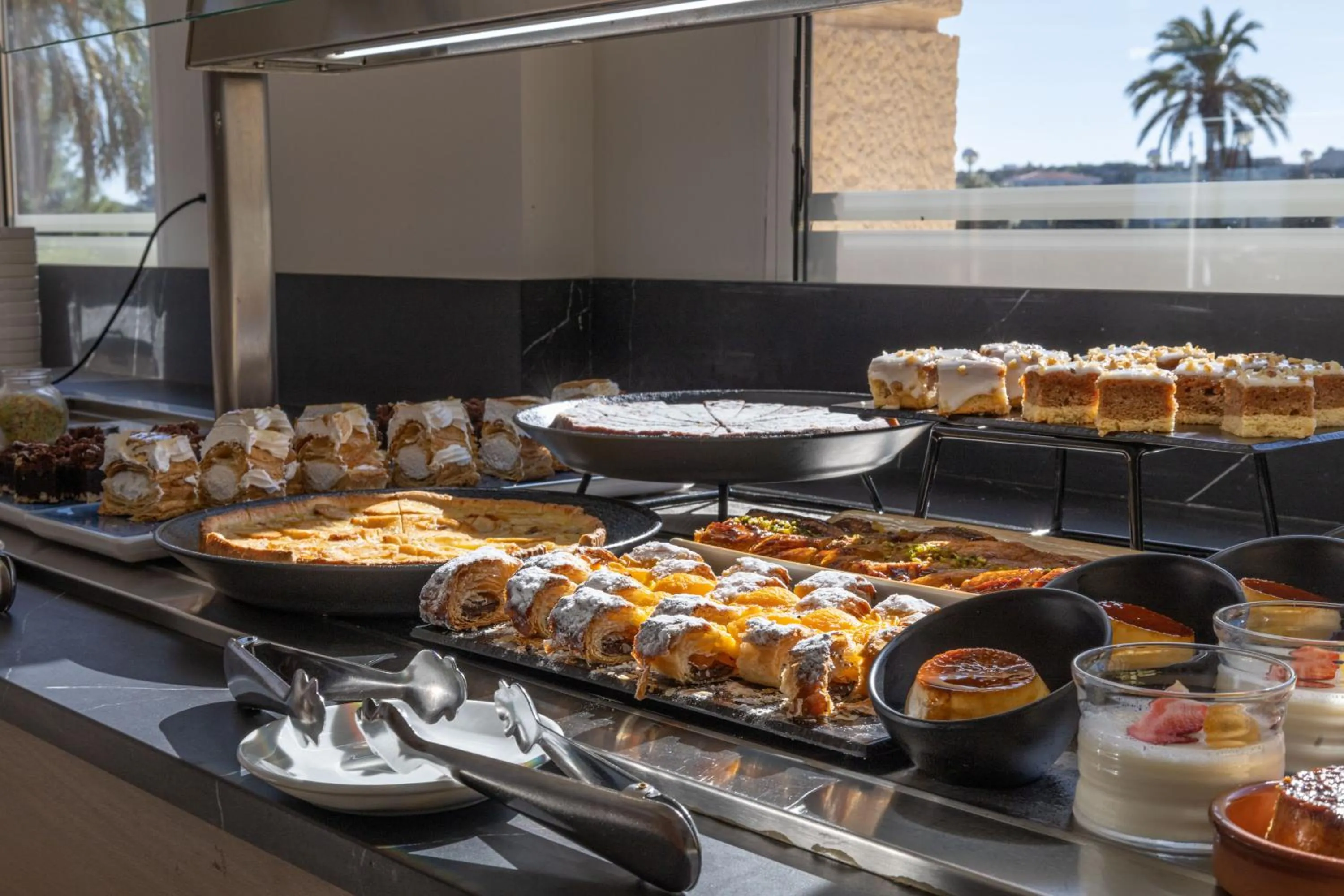 Restaurant/places to eat in Seth Port Mahón