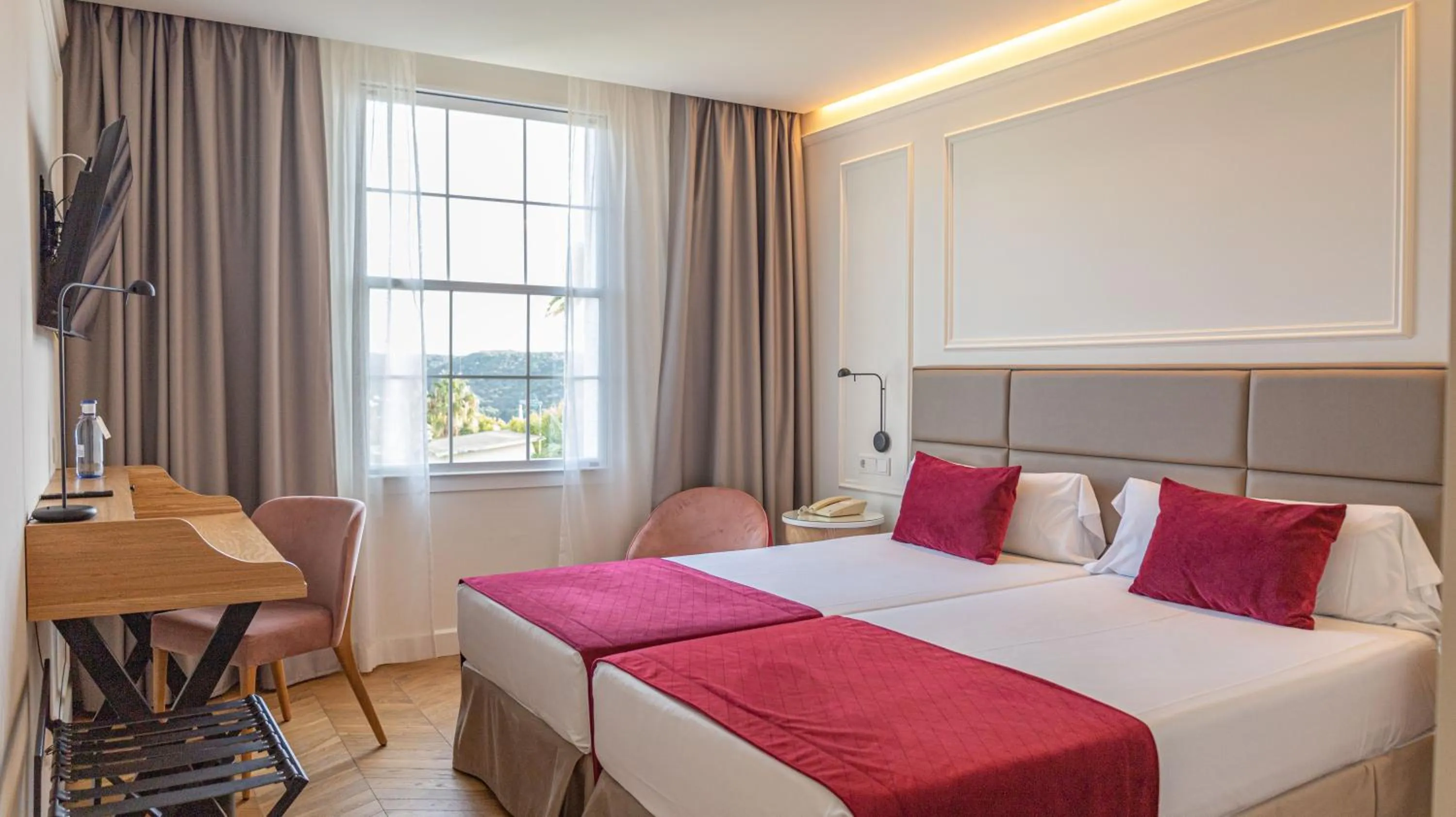 Bedroom in Seth Port Mahón