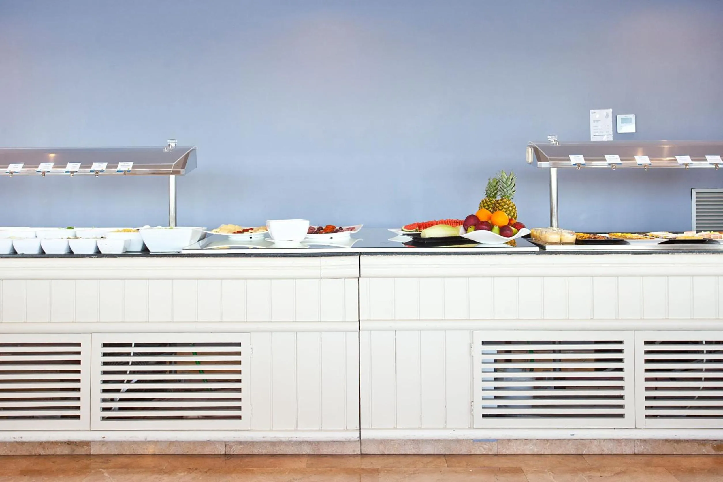 Buffet breakfast in Seth Agamenon