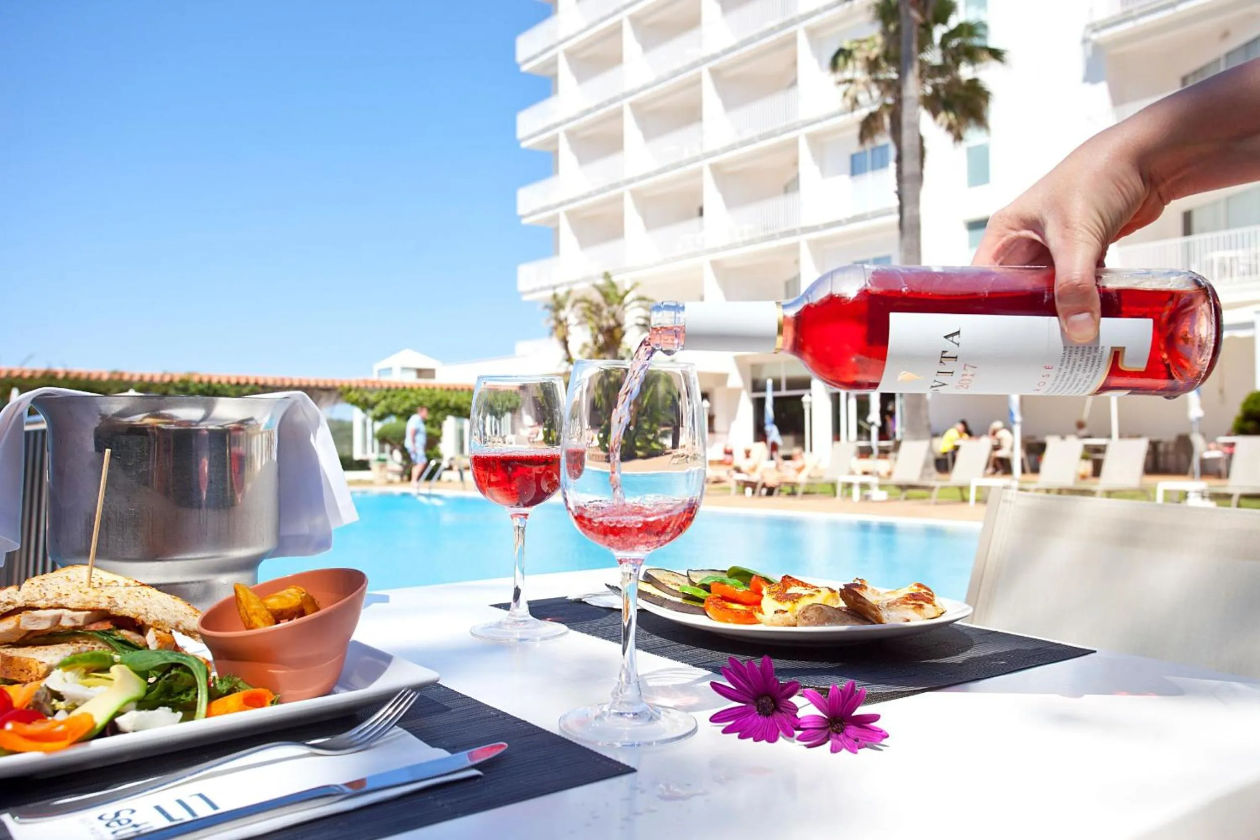 Swimming pool in Seth Agamenon