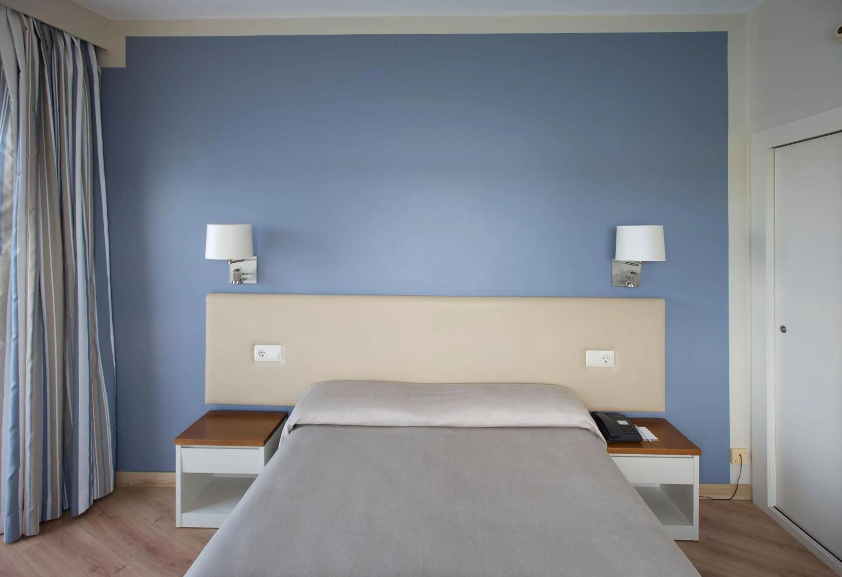 Bedroom in Seth Agamenon