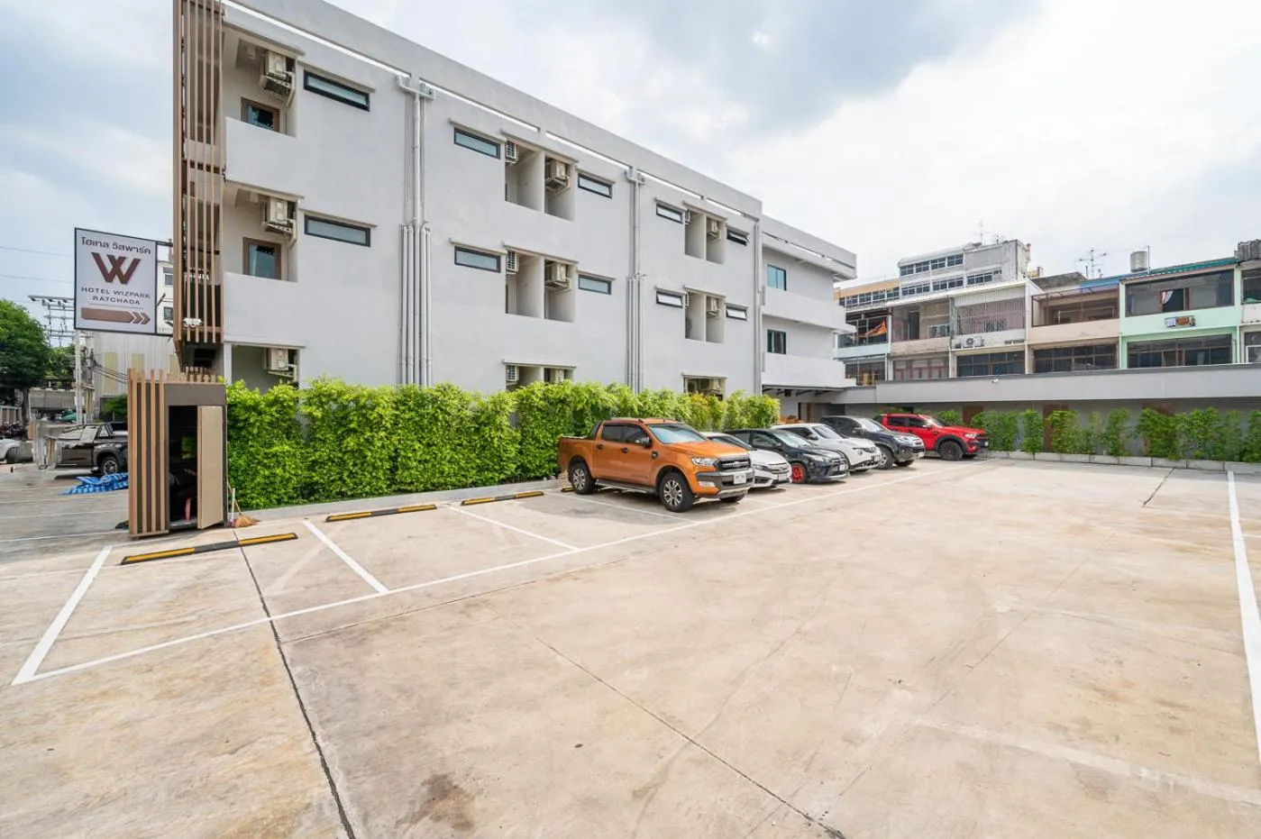 Parking in Hotel Wizpark Ratchada